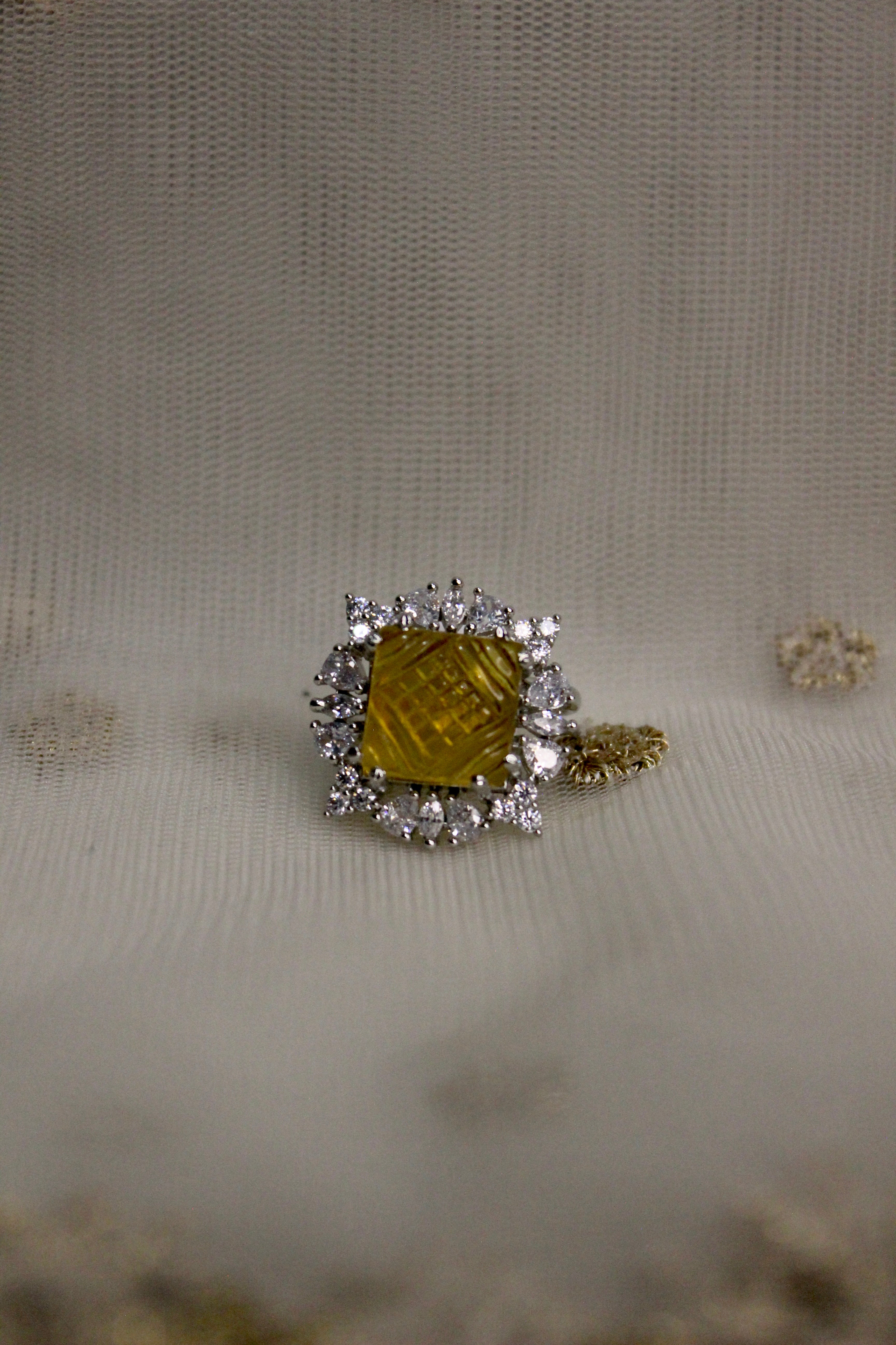 Nadee Finger Ring