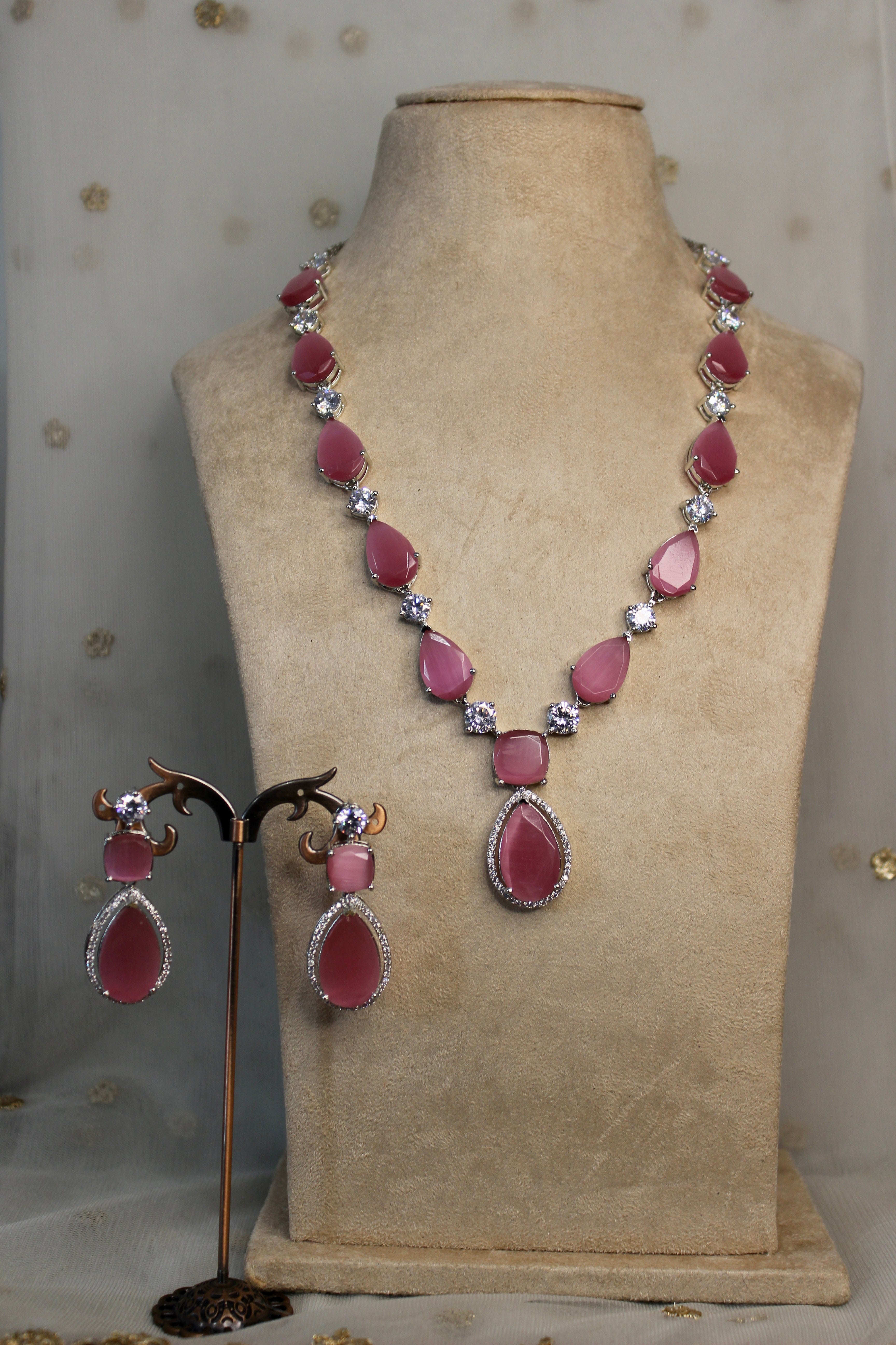 Nikita Necklace Set