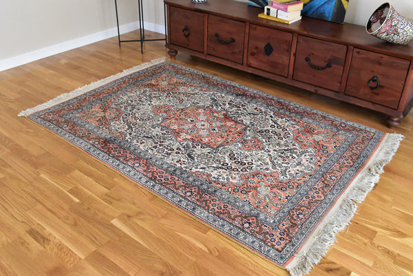 Kashmir Silk Carpet 4,1" x 6"