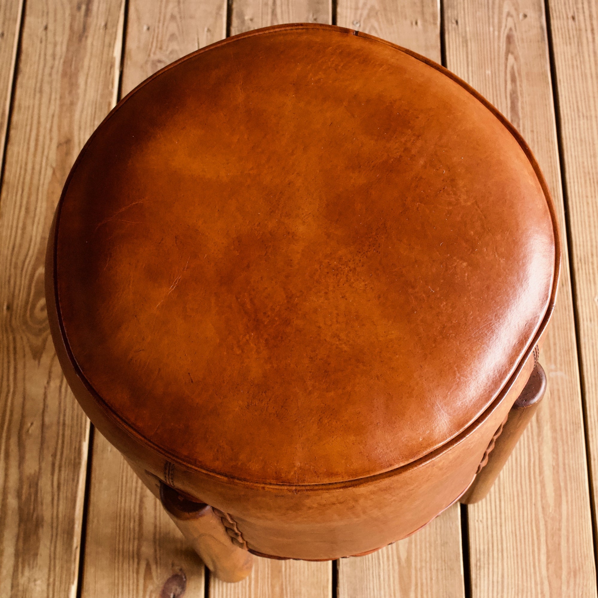 Seneca Leather Ottoman | Rustic Round Leather Ottoman – Dartbrook