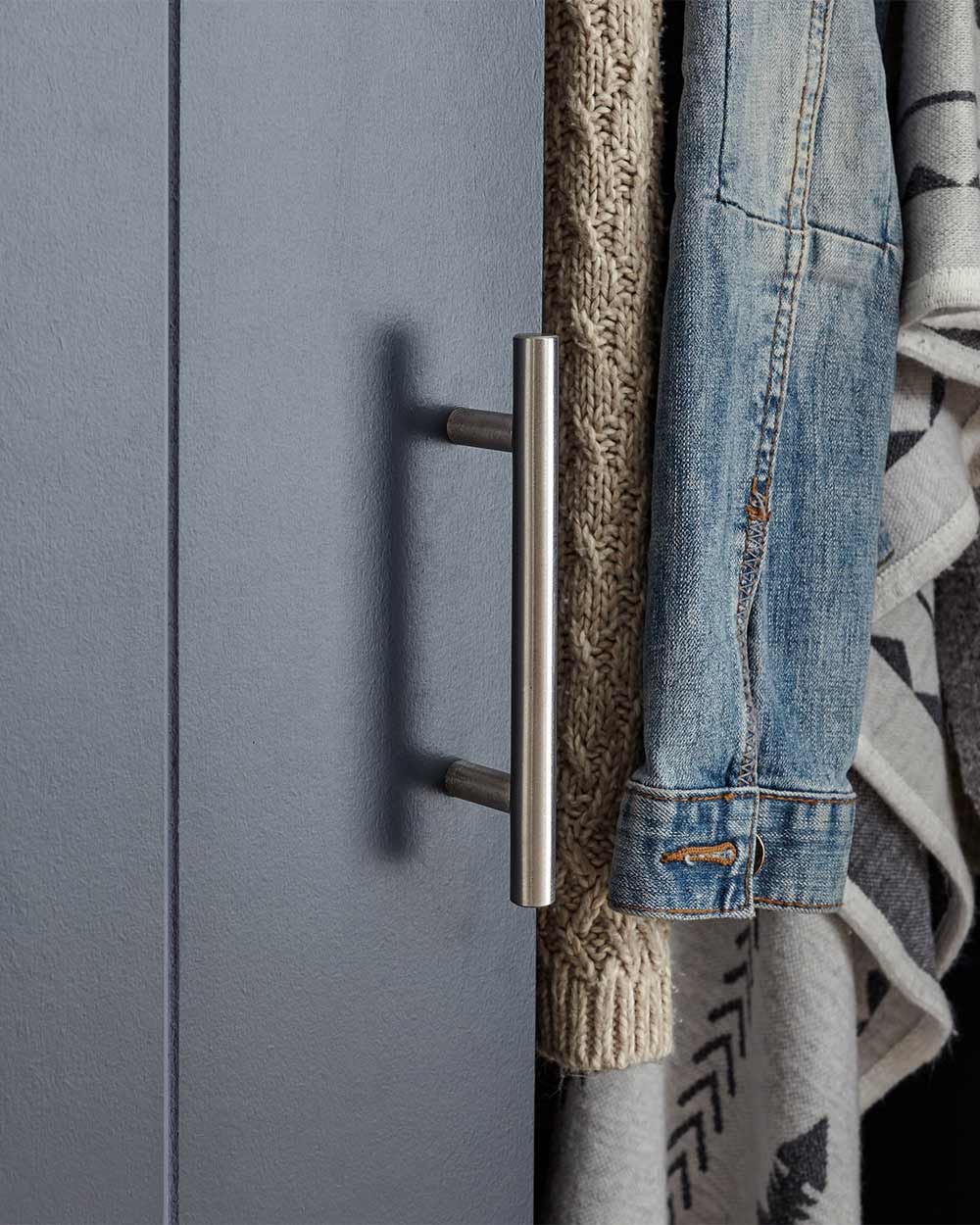 43331 lifestyle door open web