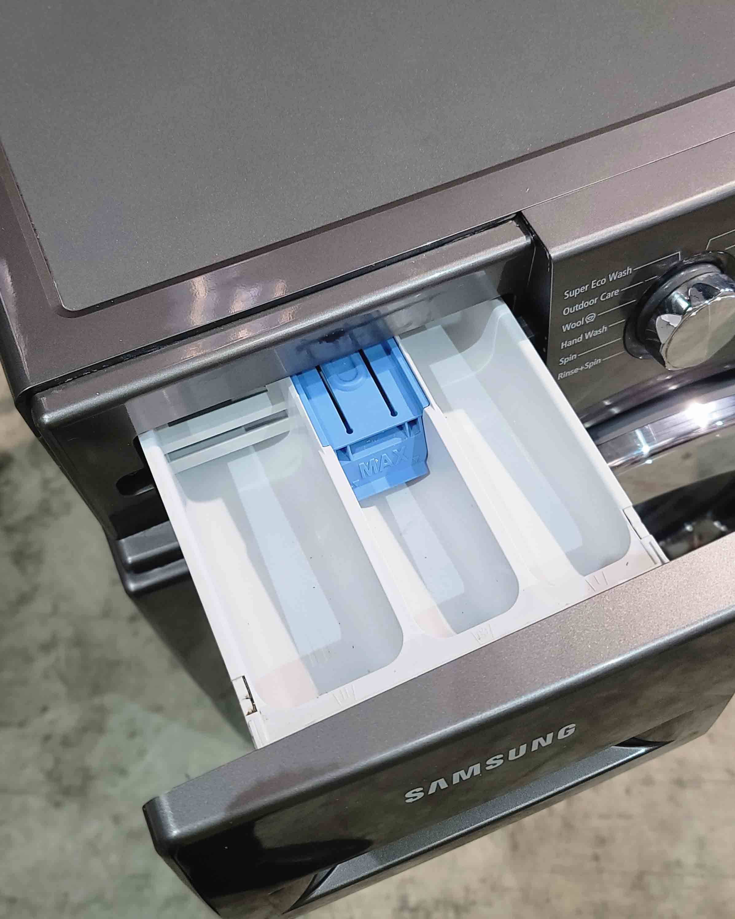 W8916 FRONT DRAWER