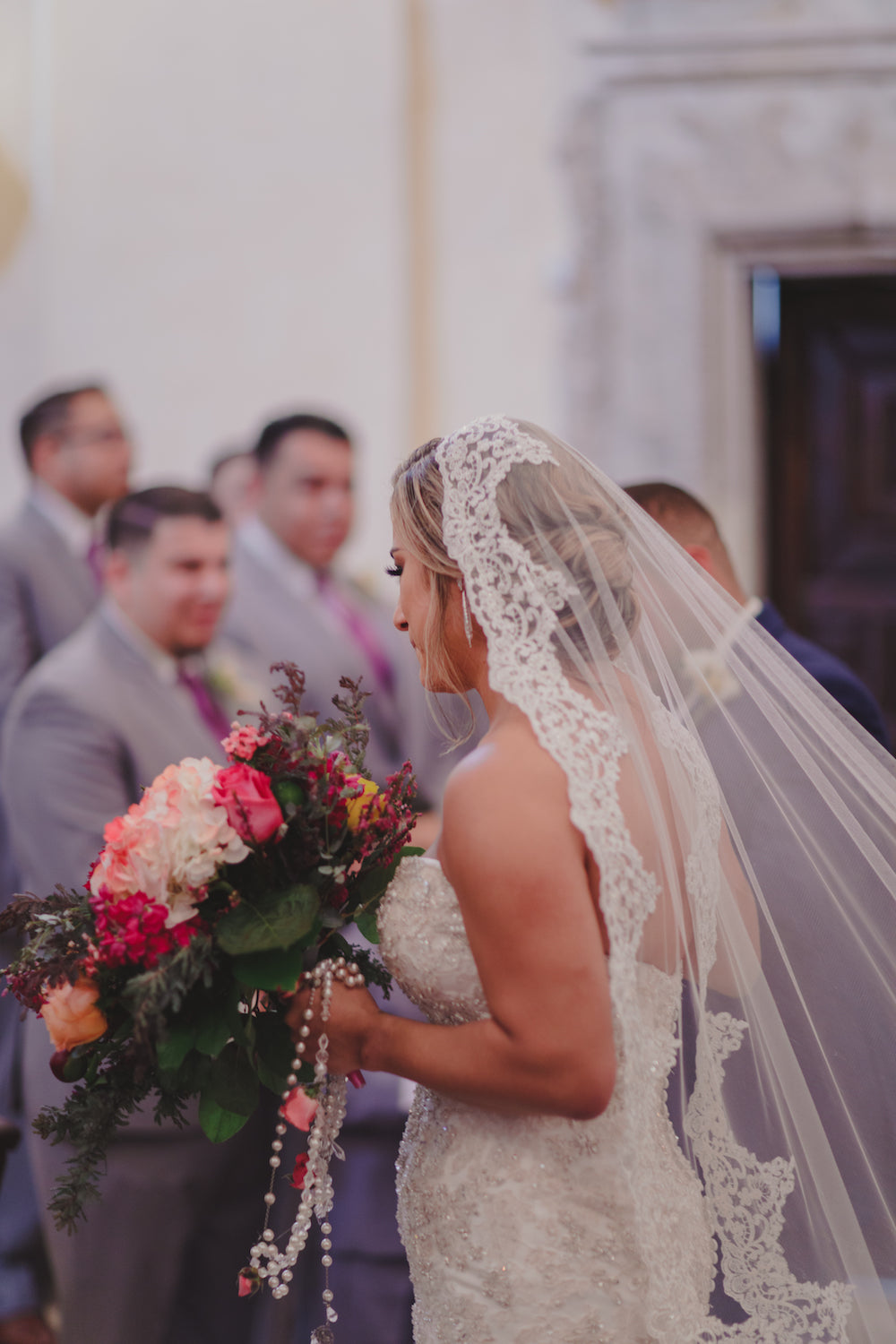 No blusher look Mantilla veil