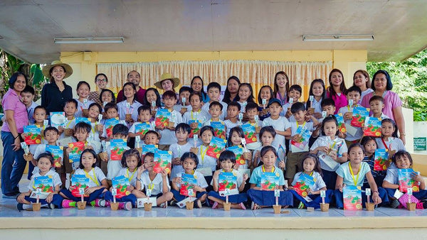 Group Picture with the Kids at the Storytelling Project