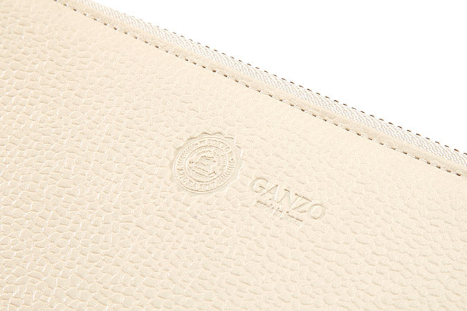 GD series leather created by GANZO and DUPUY.