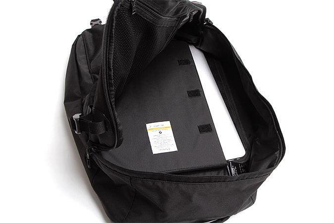 A backpack can be quickly transformed into a briefs bag by “covering it”