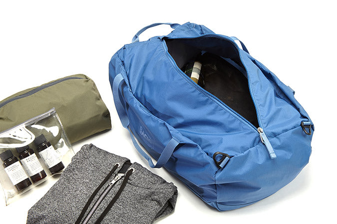 The large outer pocket can also be used as a packable pocket.