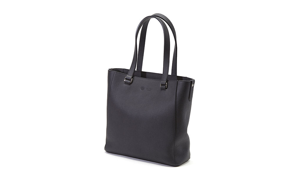 A higher-grade vertical tote bag recommended for adults.