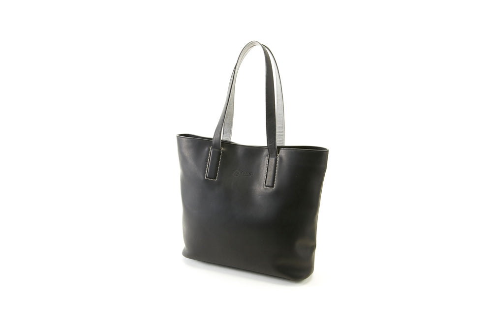 Open tote bag with simplicity and elegance