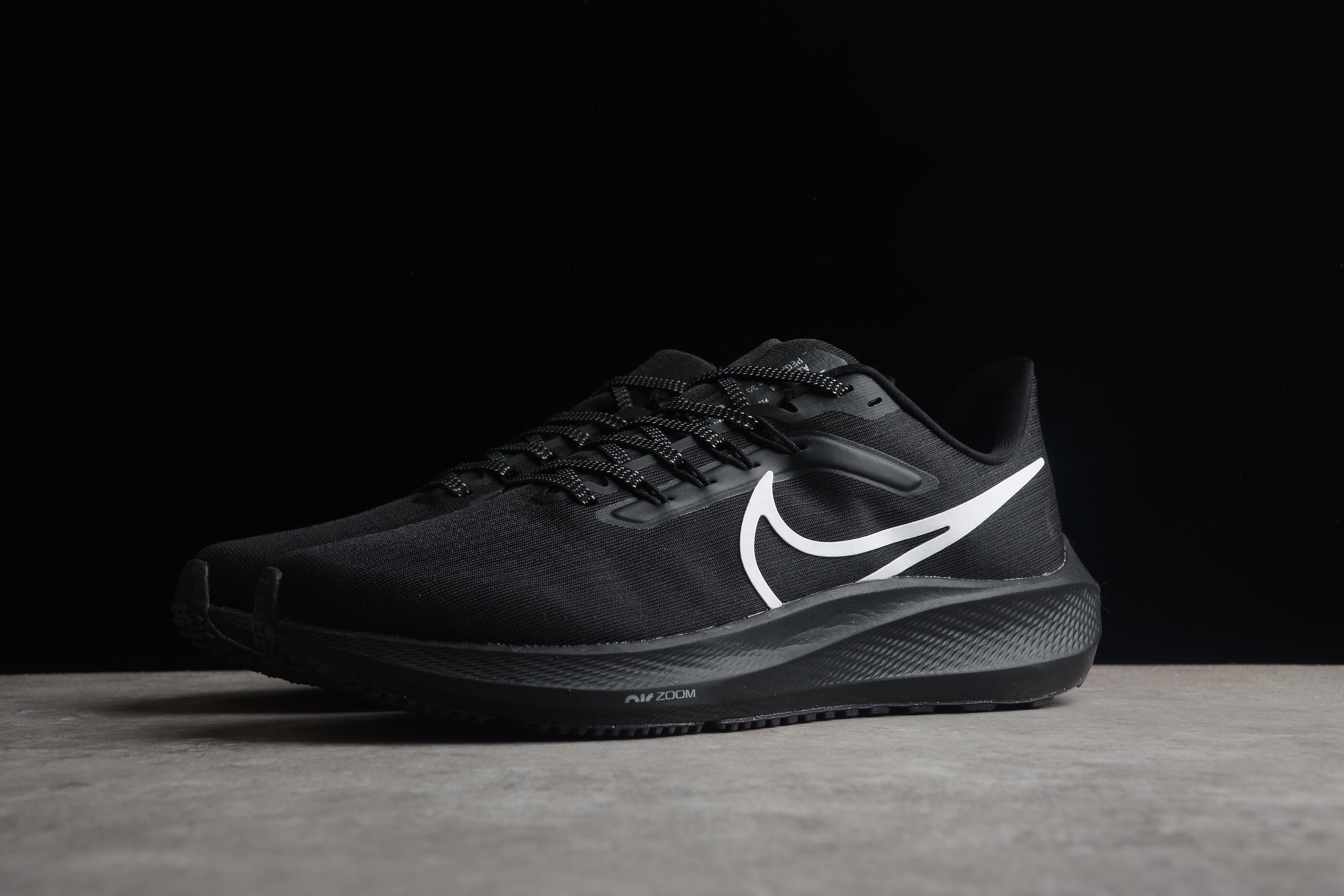 Nike pegasus black
