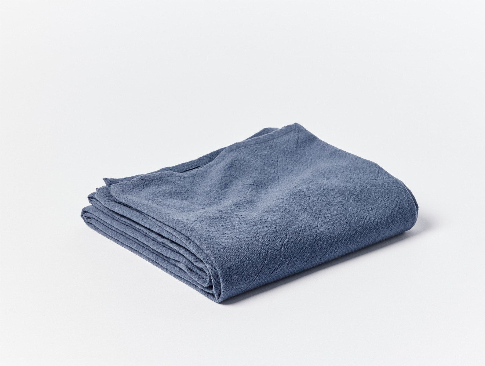 https://cdn.shopify.com/s/files/1/0769/0659/4596/files/pdp_1025045_sonoma_textured_table_cloth_blue_jay_fa22_1105.jpg?v=1695585393