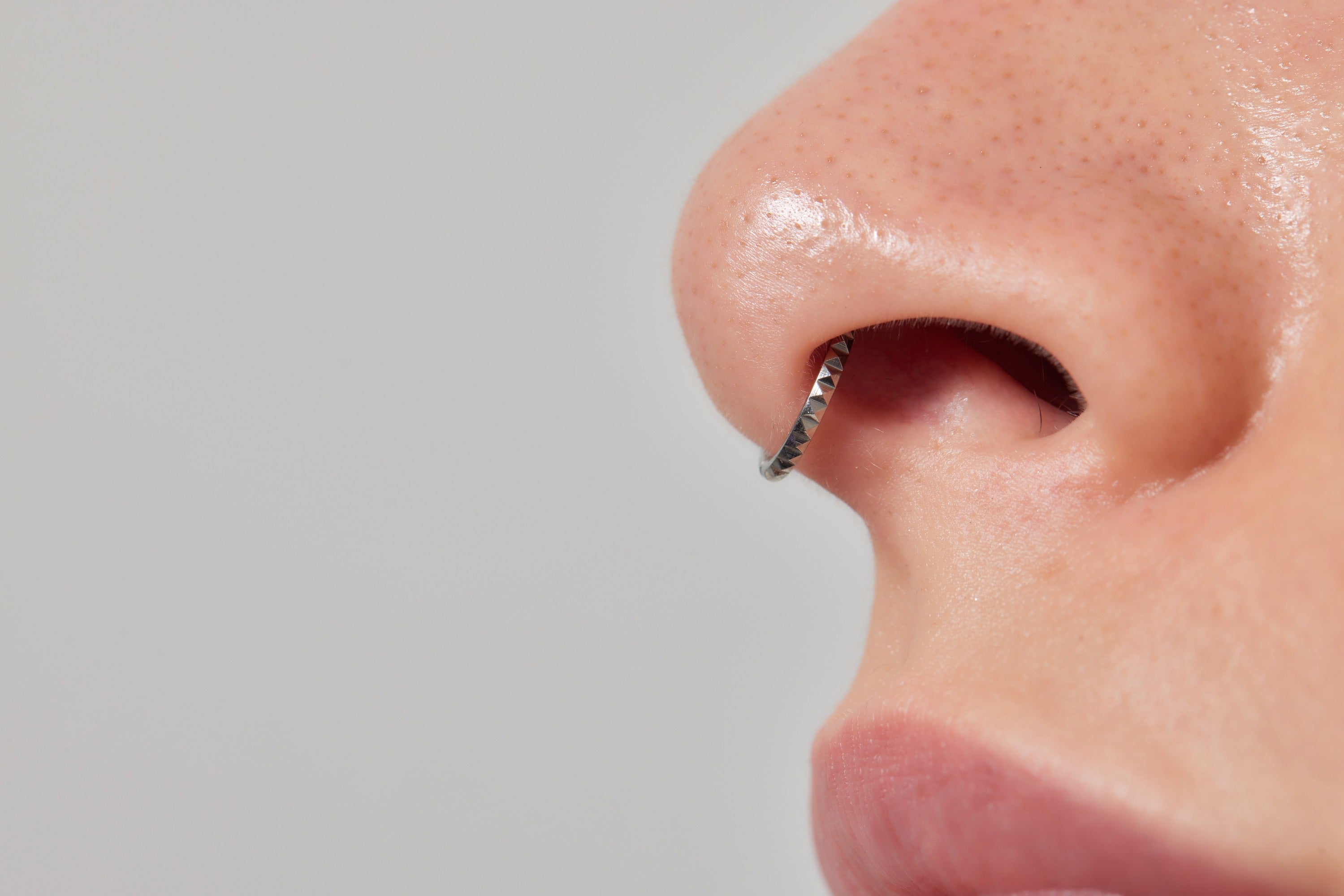 4 Causes of a Nose Piercing Bump
