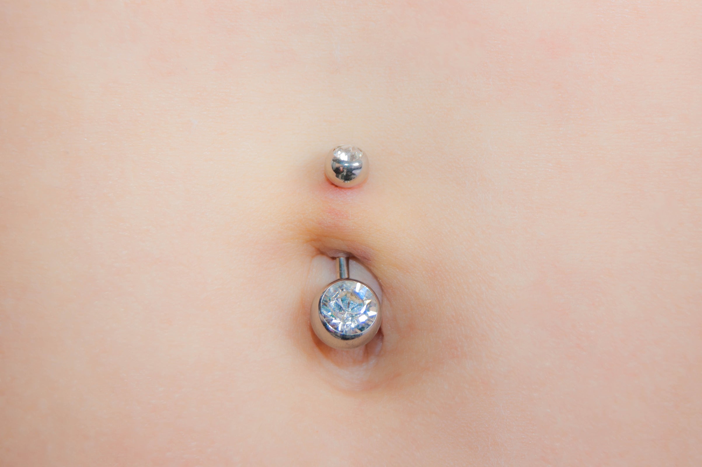 6 Risks of Getting an Outie Belly Button Piercing