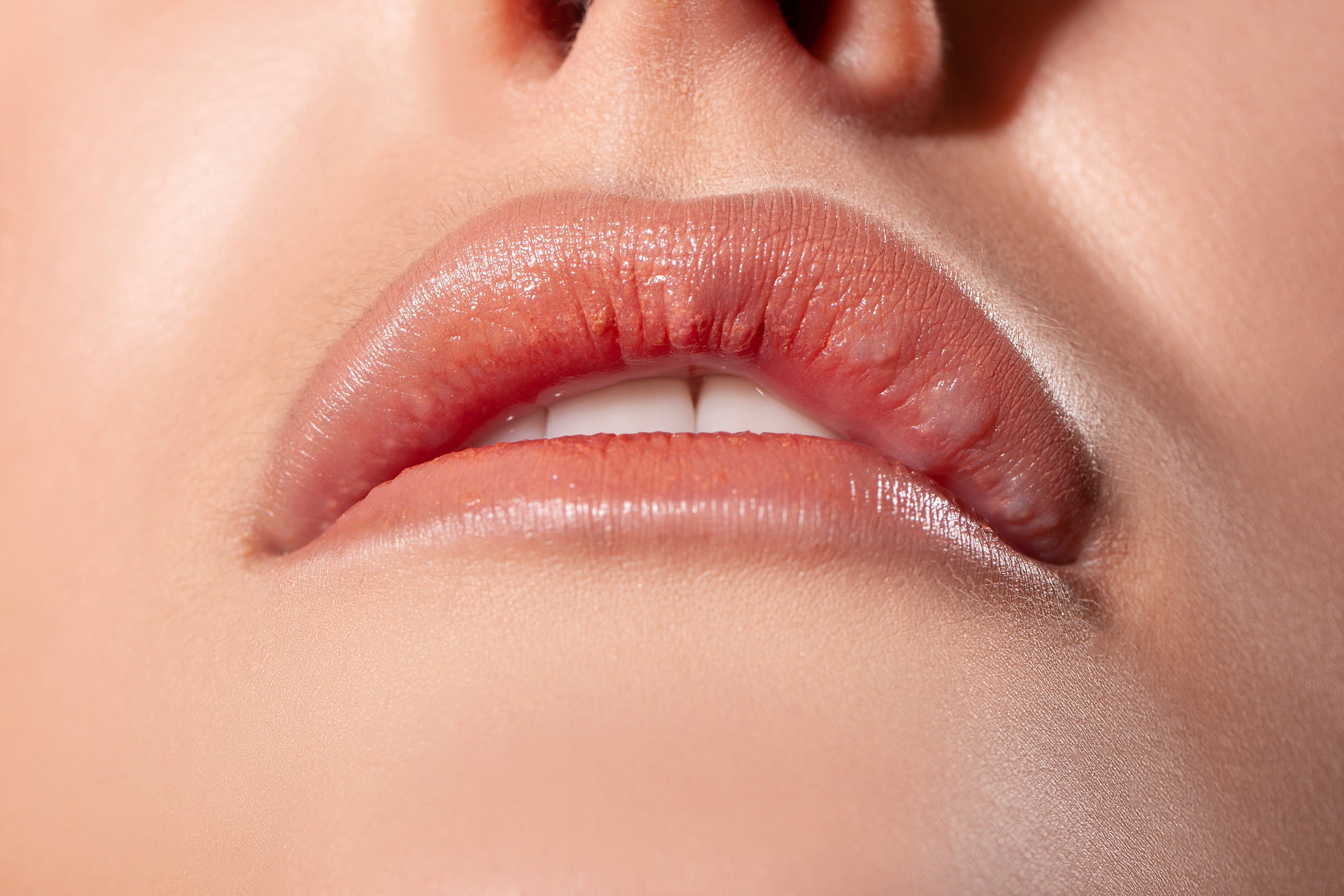Risks and Side Effects of Permanent Lip Makeup Allergic Reactions