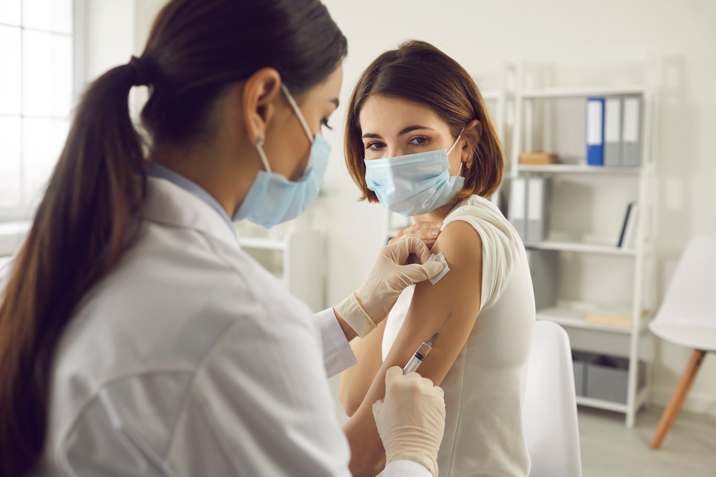 4 factors to consider before getting a flu vaccine and the Covid vaccine