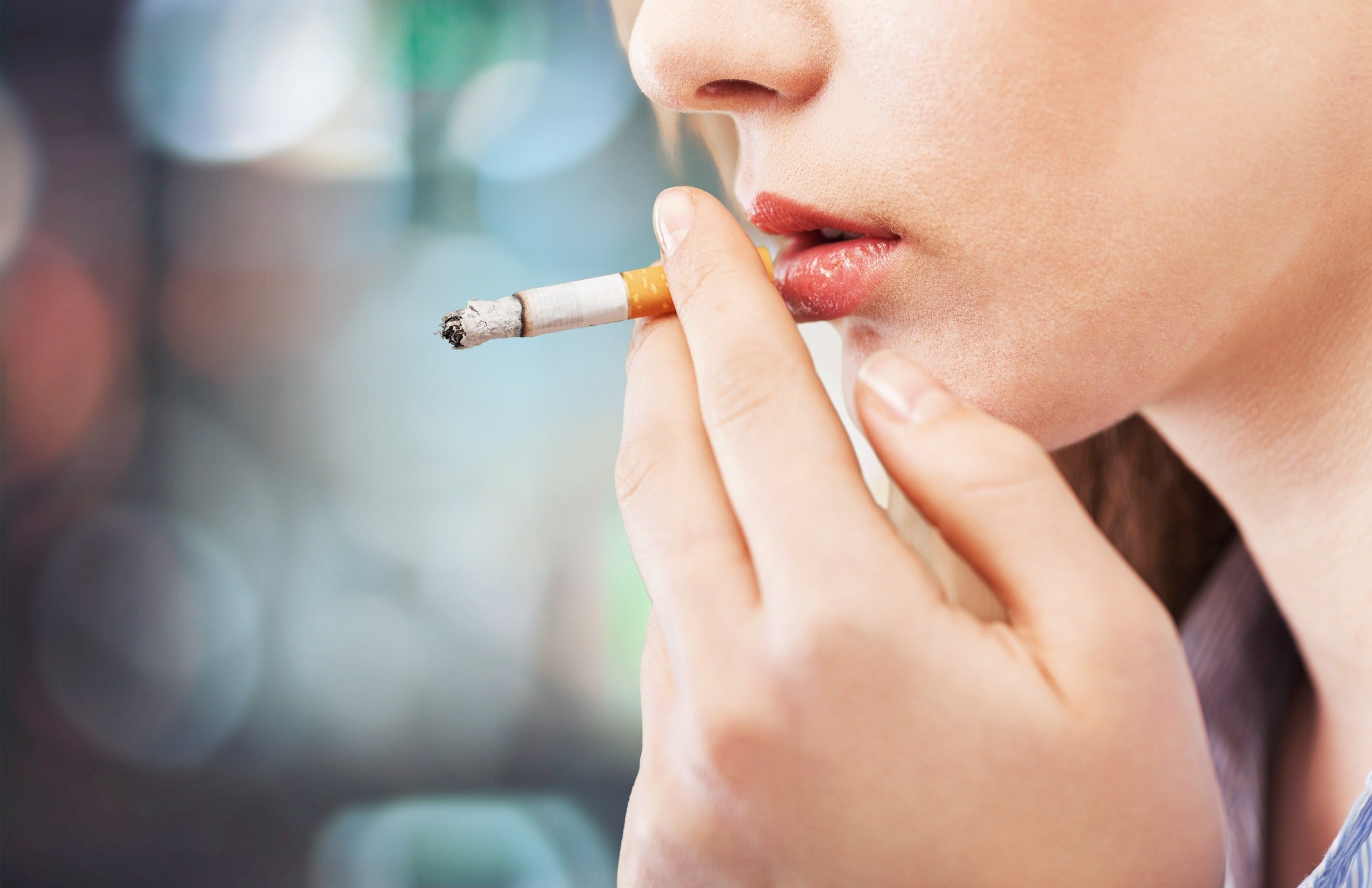 11 Risks of Smoking After Lip Injections