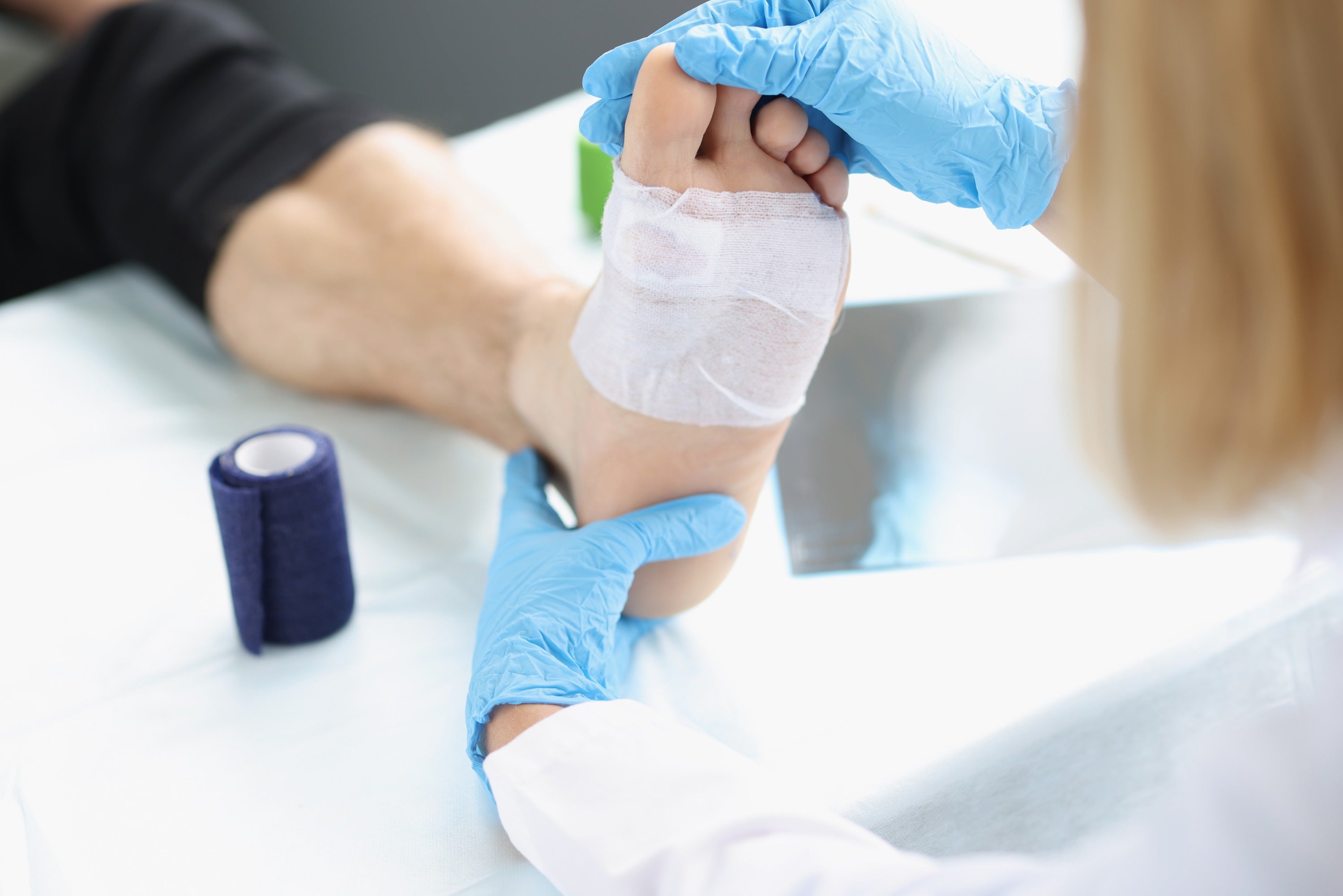 Preventing and treating diabetes-related wounds
