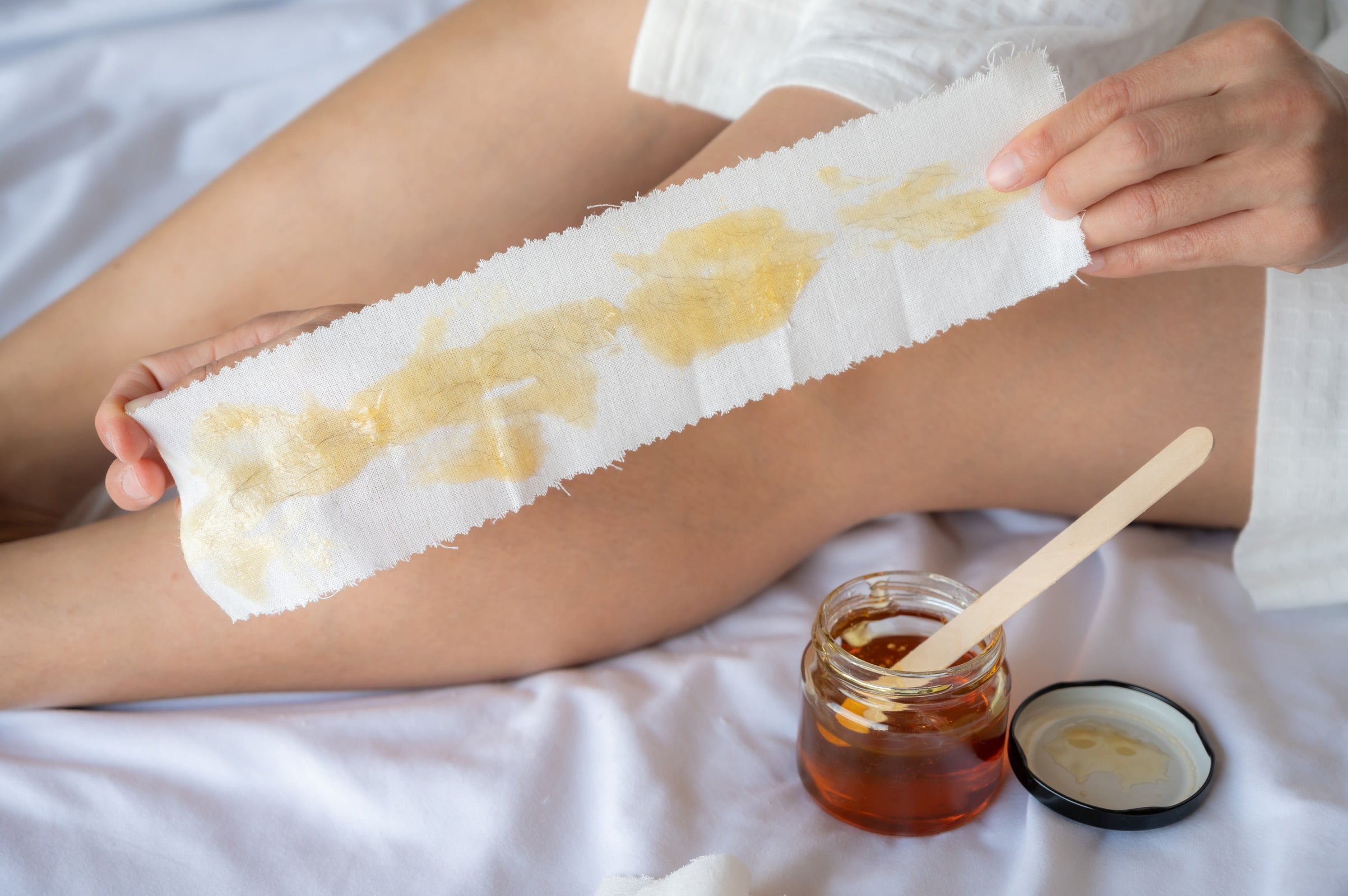 5 Easy Steps to Wax Your Legs at Home
