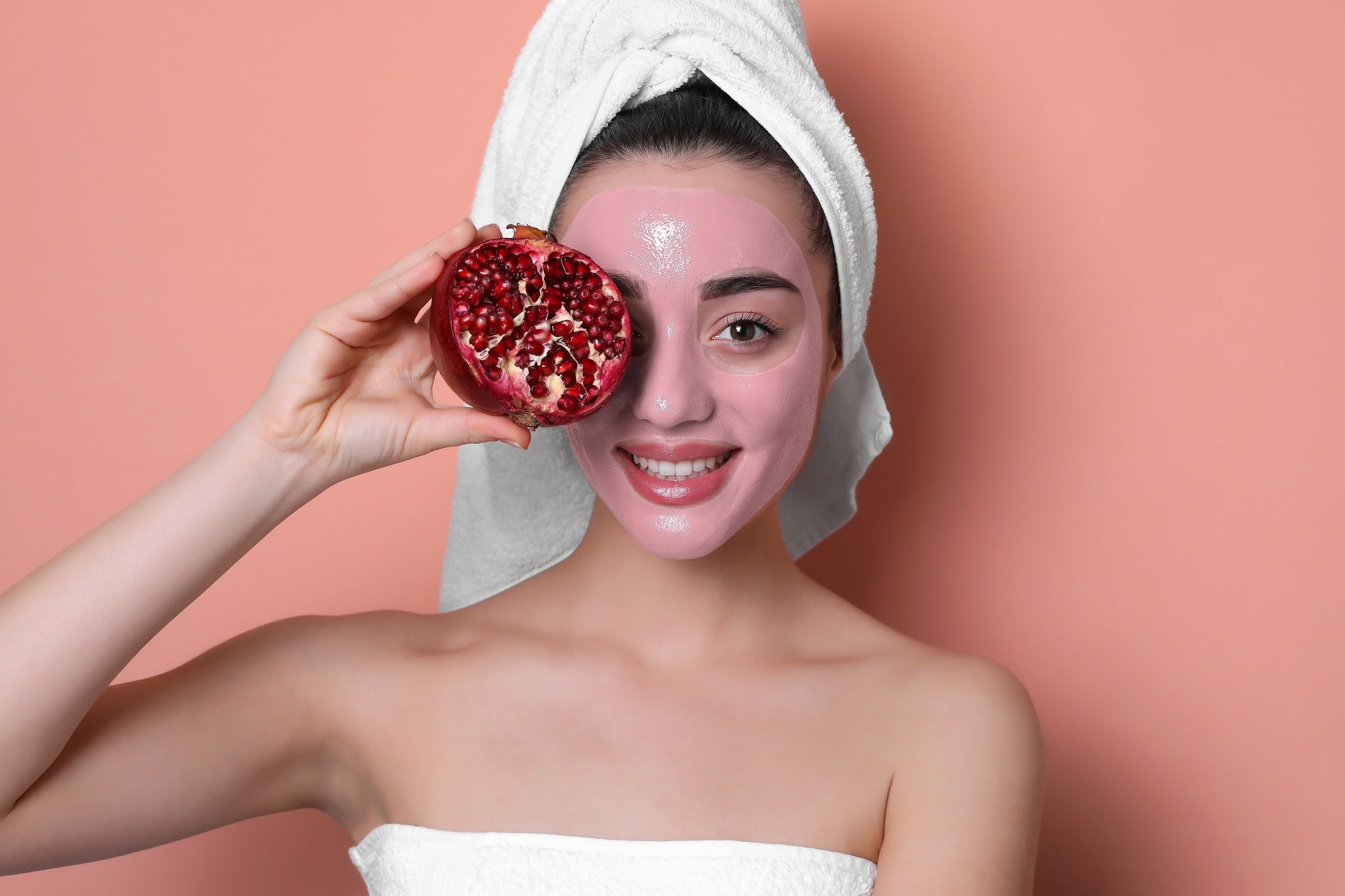 Pomegranate Remedies to Tighten Sagging Skin on the Face