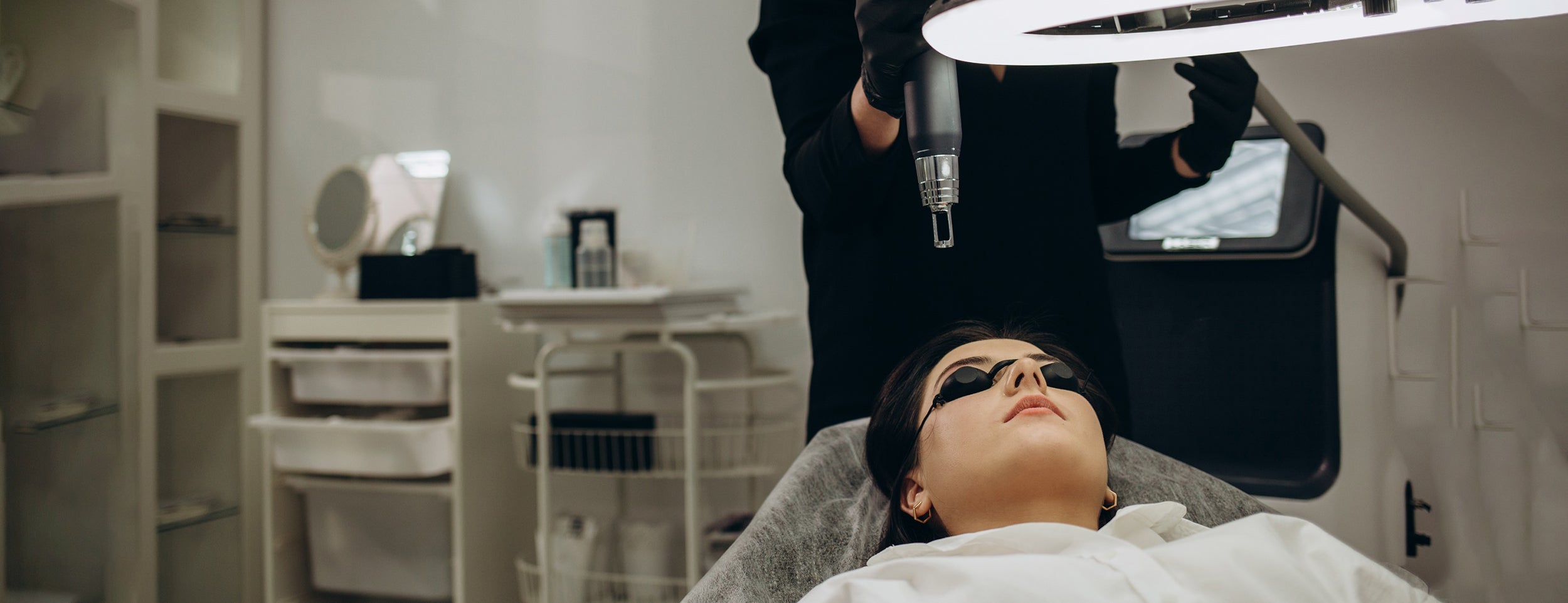 Procedures for removing permanent makeup by professionals