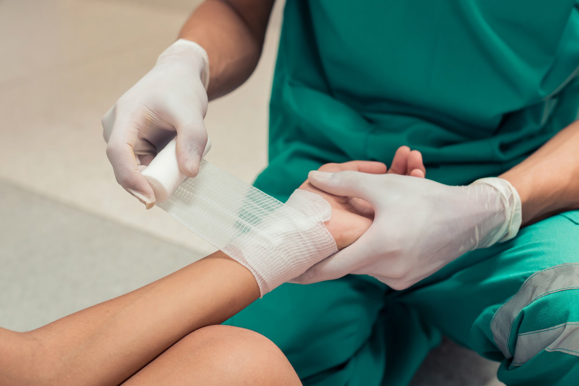 Wound care and hygiene after minor surgery Alternatives to antibiotics