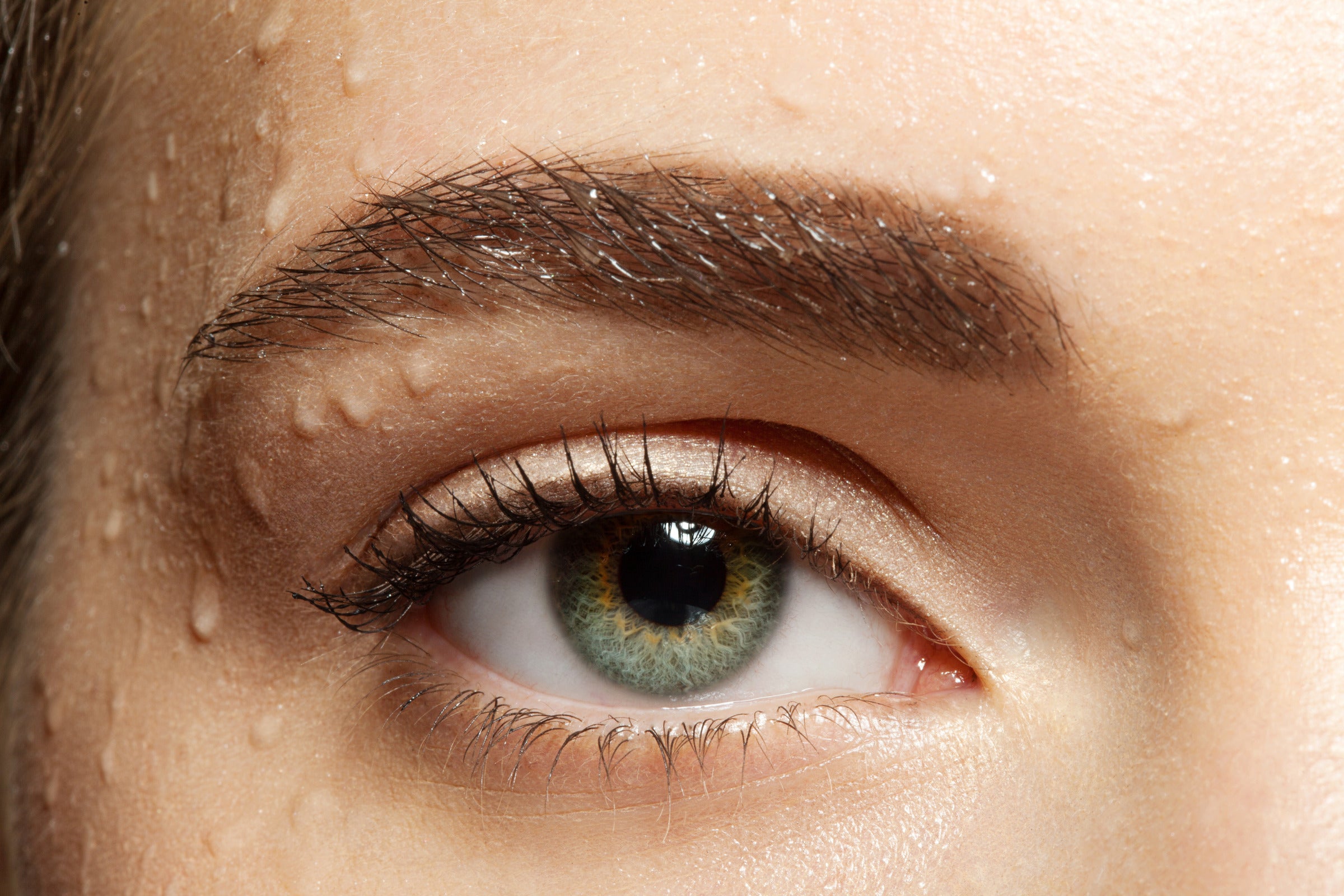 Dos and Don'ts of Showering After Eyebrow Waxing