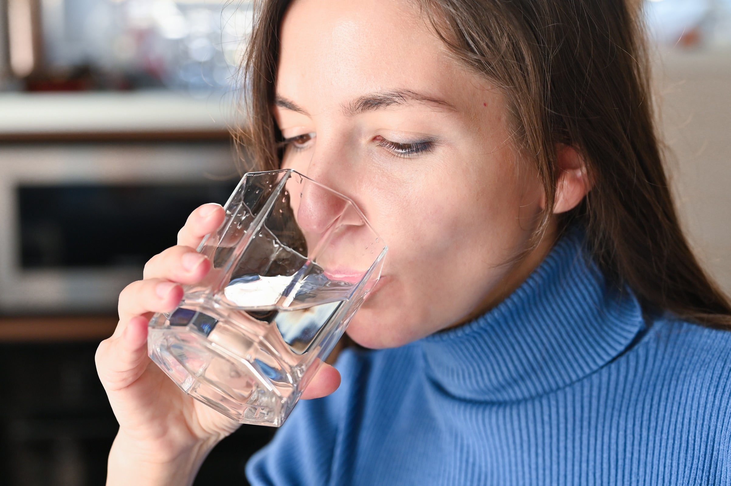 Keeping hydrated can prevent hemorrhoid mucus discharge