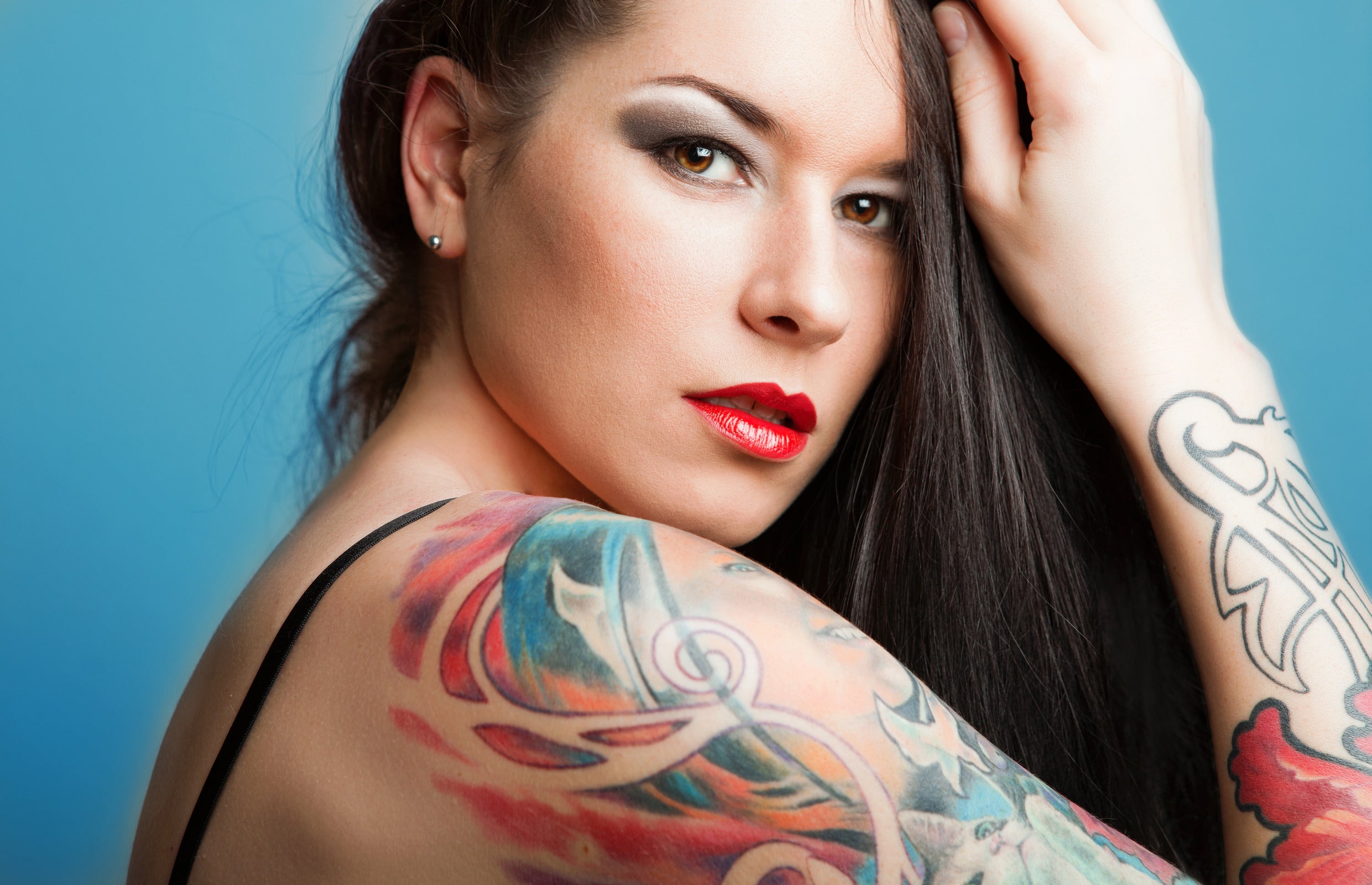14 advantages and disadvantages of tattoo lightening with white Ink.