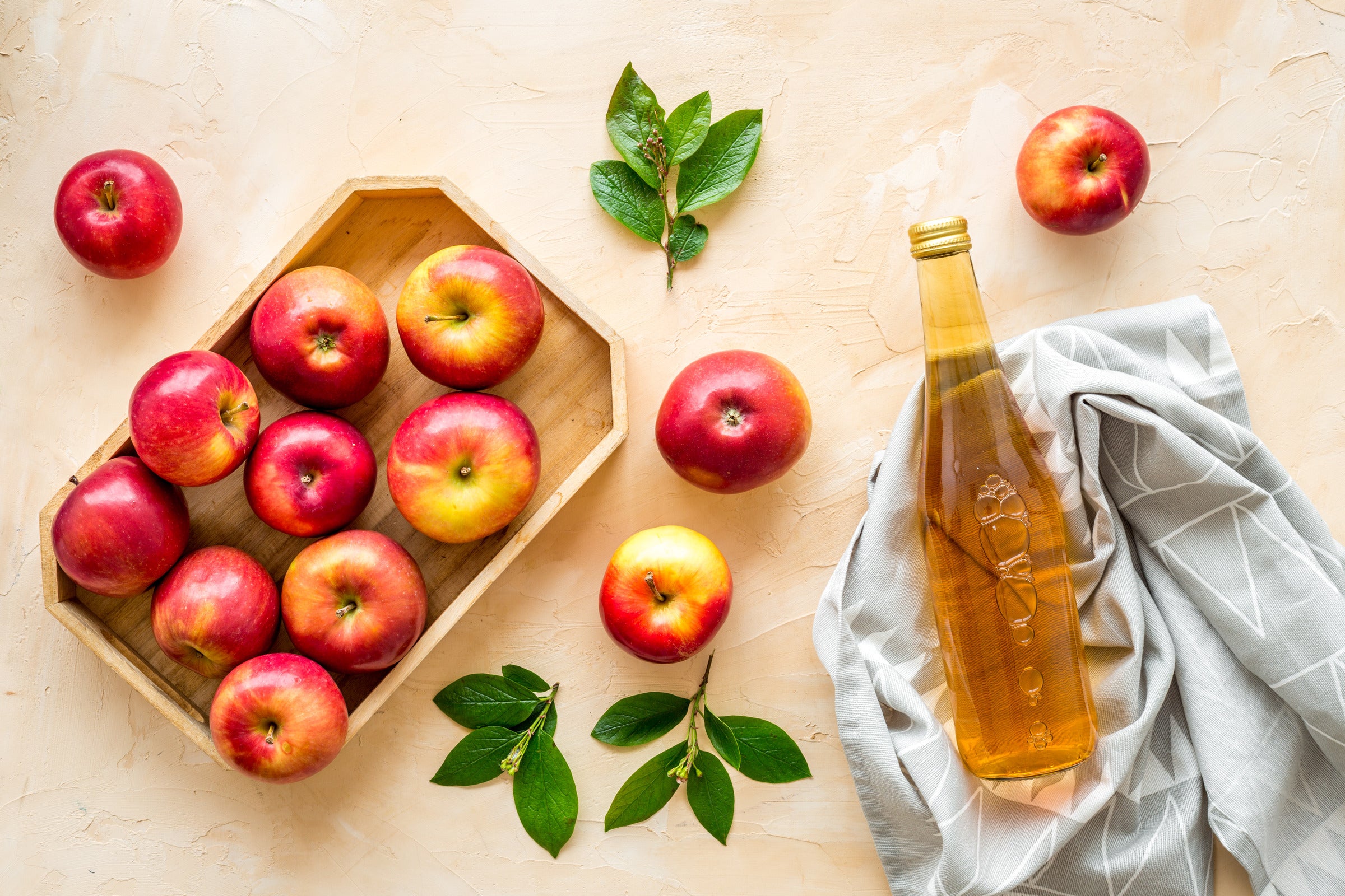 Apple cider vinegar and tea tree oil
