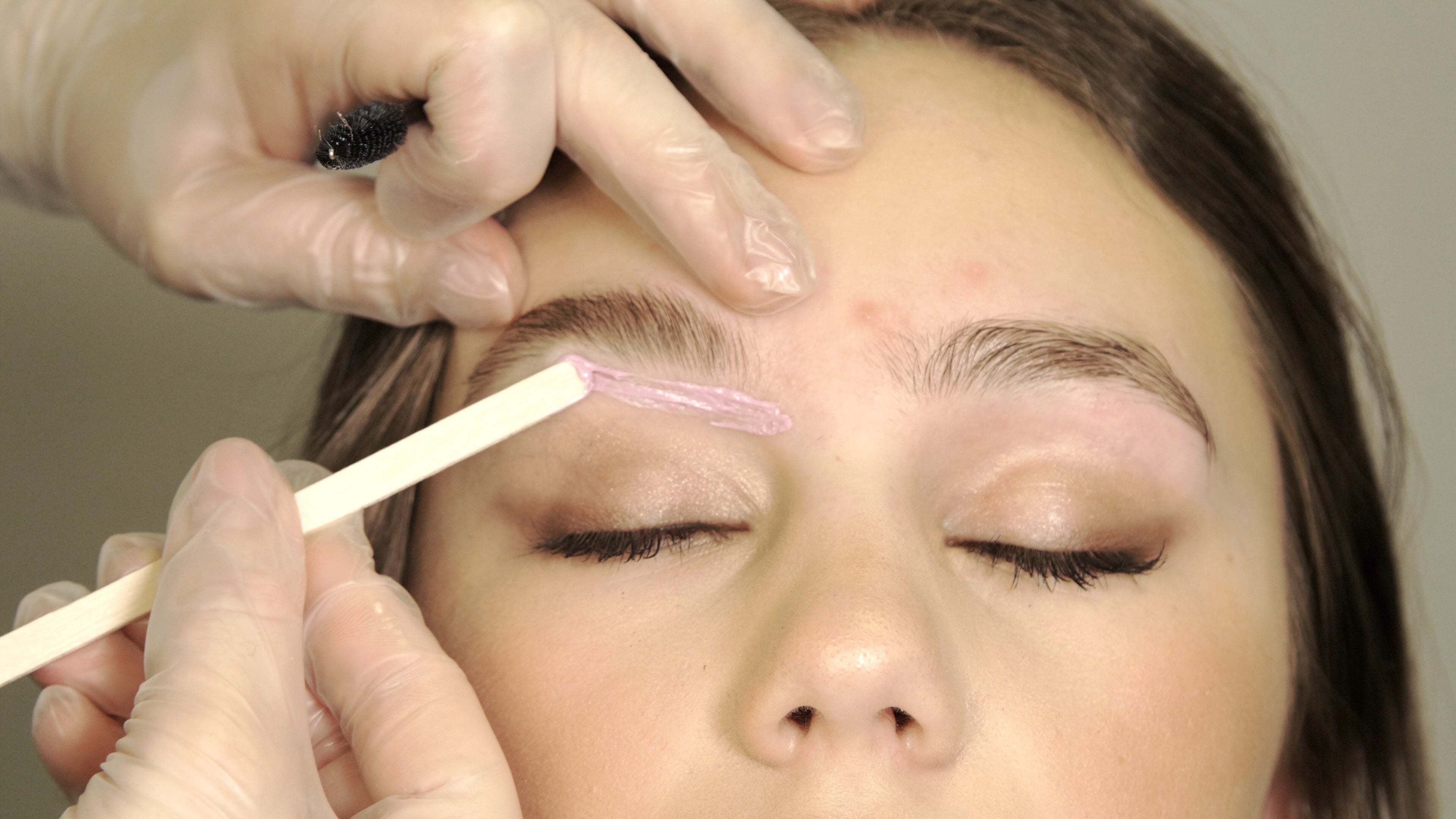 7 Factors Affecting Brow Growth After Waxing