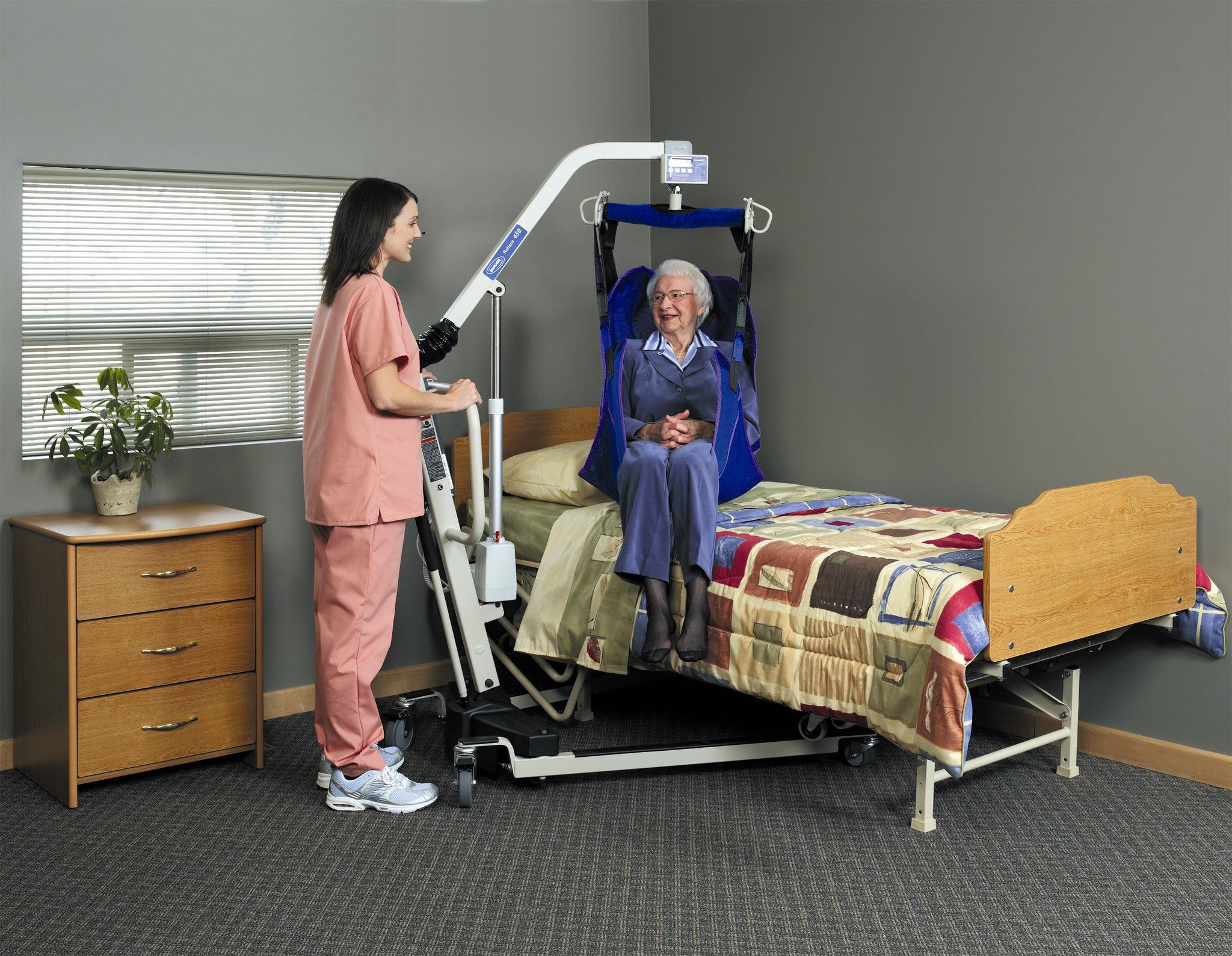 Invacare Reliant 450 Hydraulic Patient Lift | CSA Medical Supply