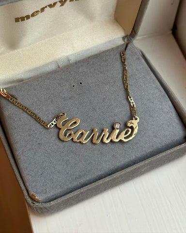 collier prénom de Carrie Bradshaw