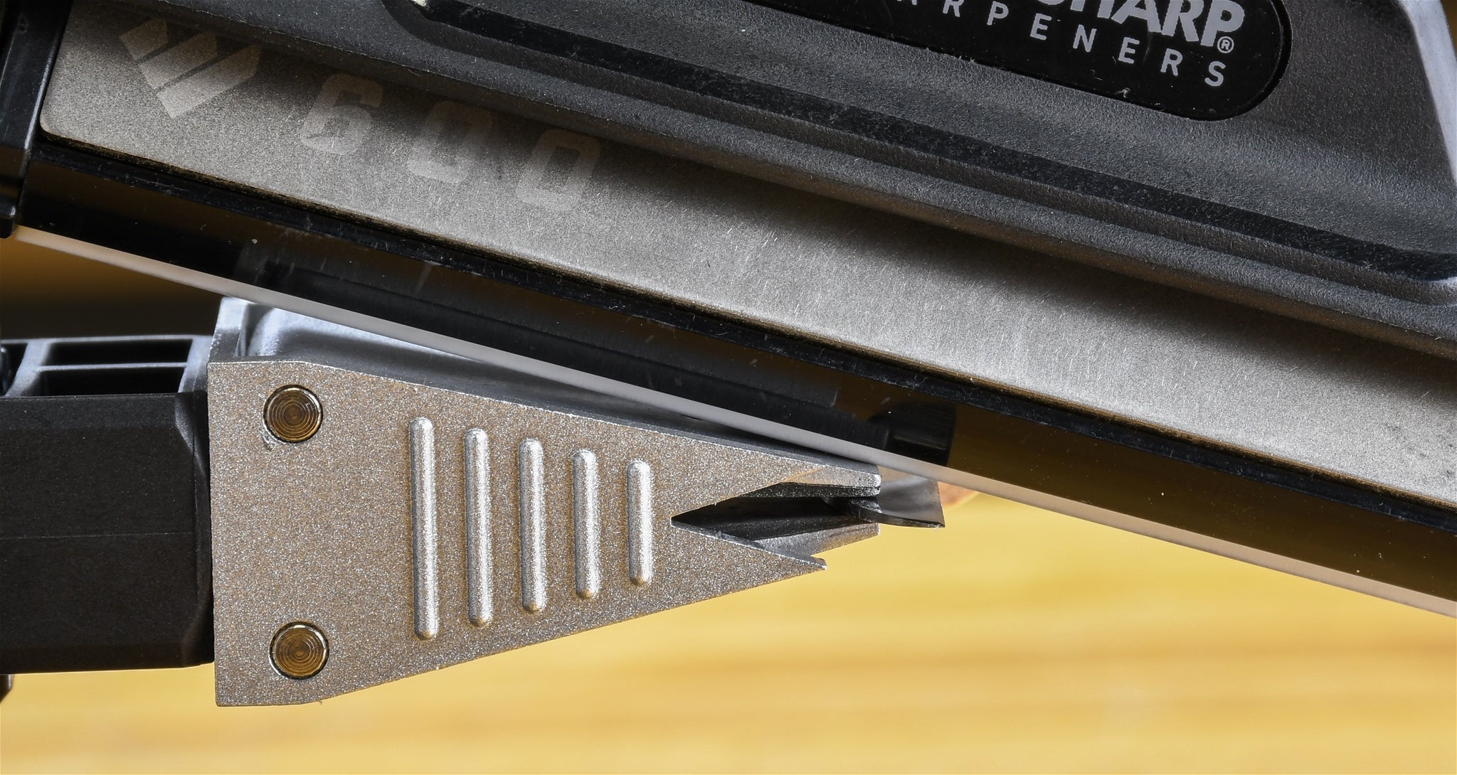 Precision Adjust Knife Clamp Interference