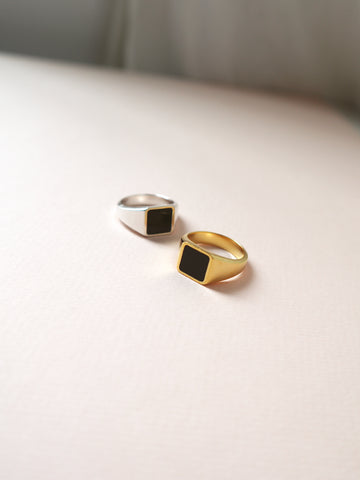 marlowe ring with large black stone