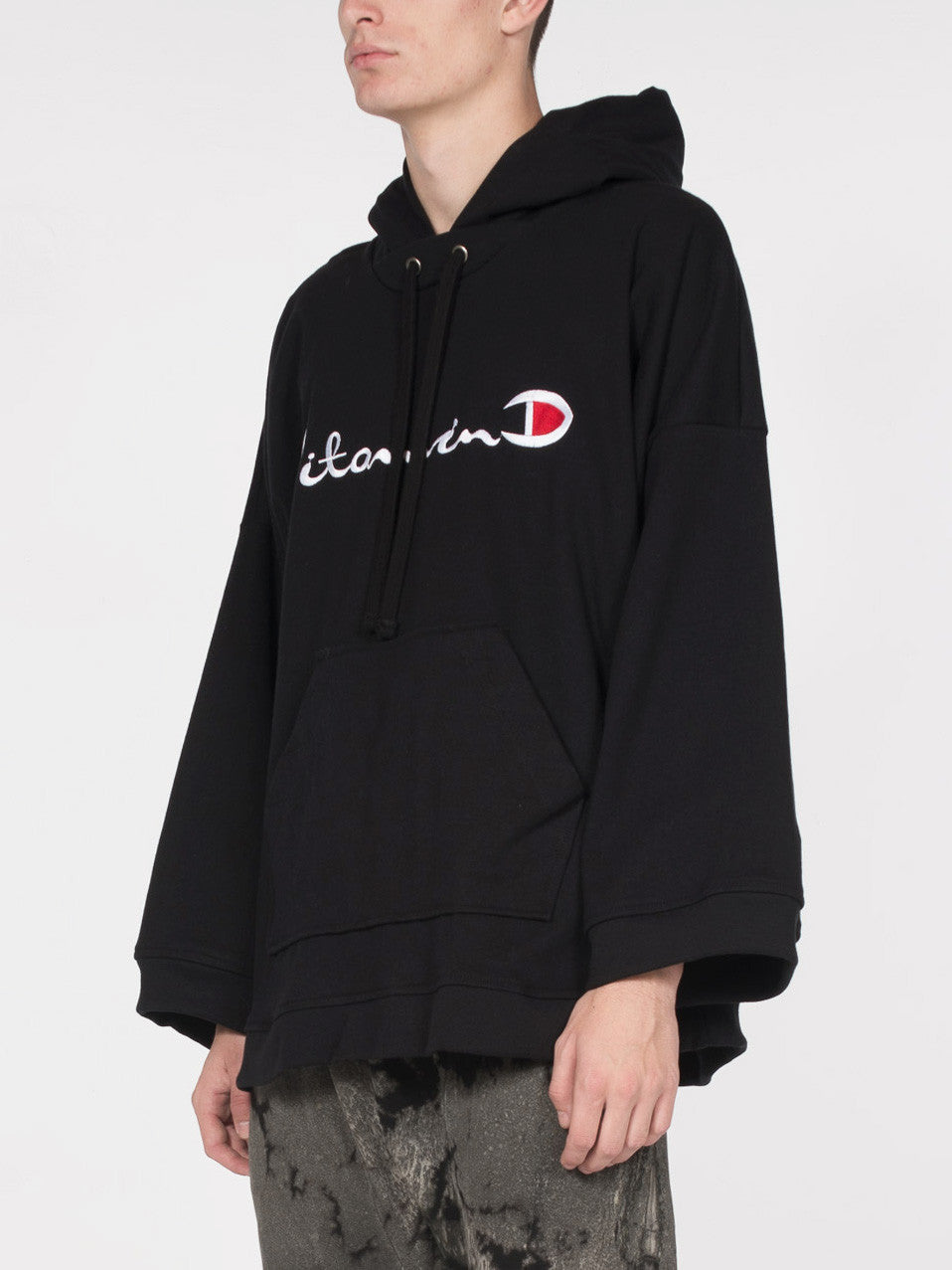 Hoodie / Black in Medium