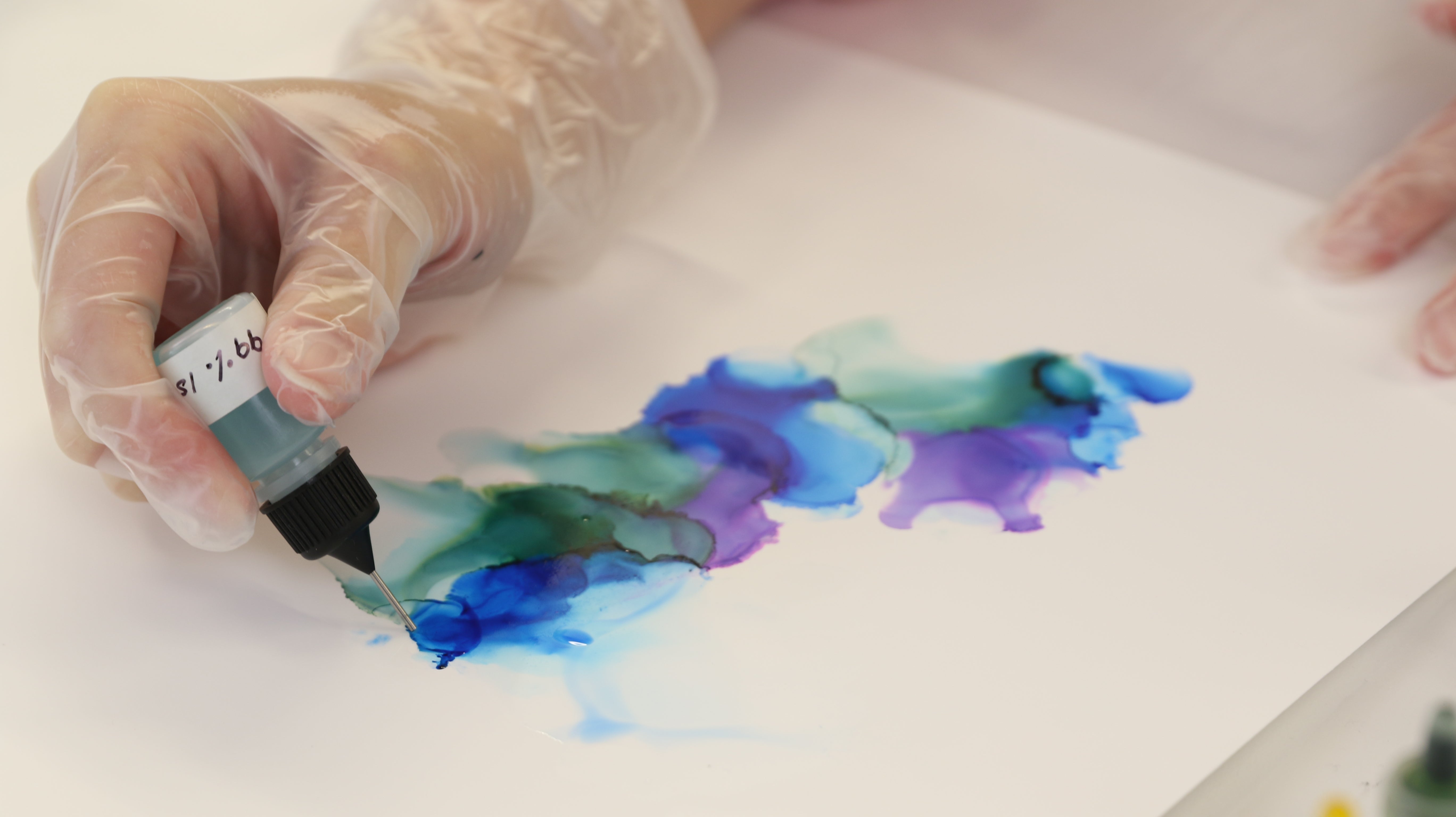 using isopropyl alcohol to blend alcohol ink