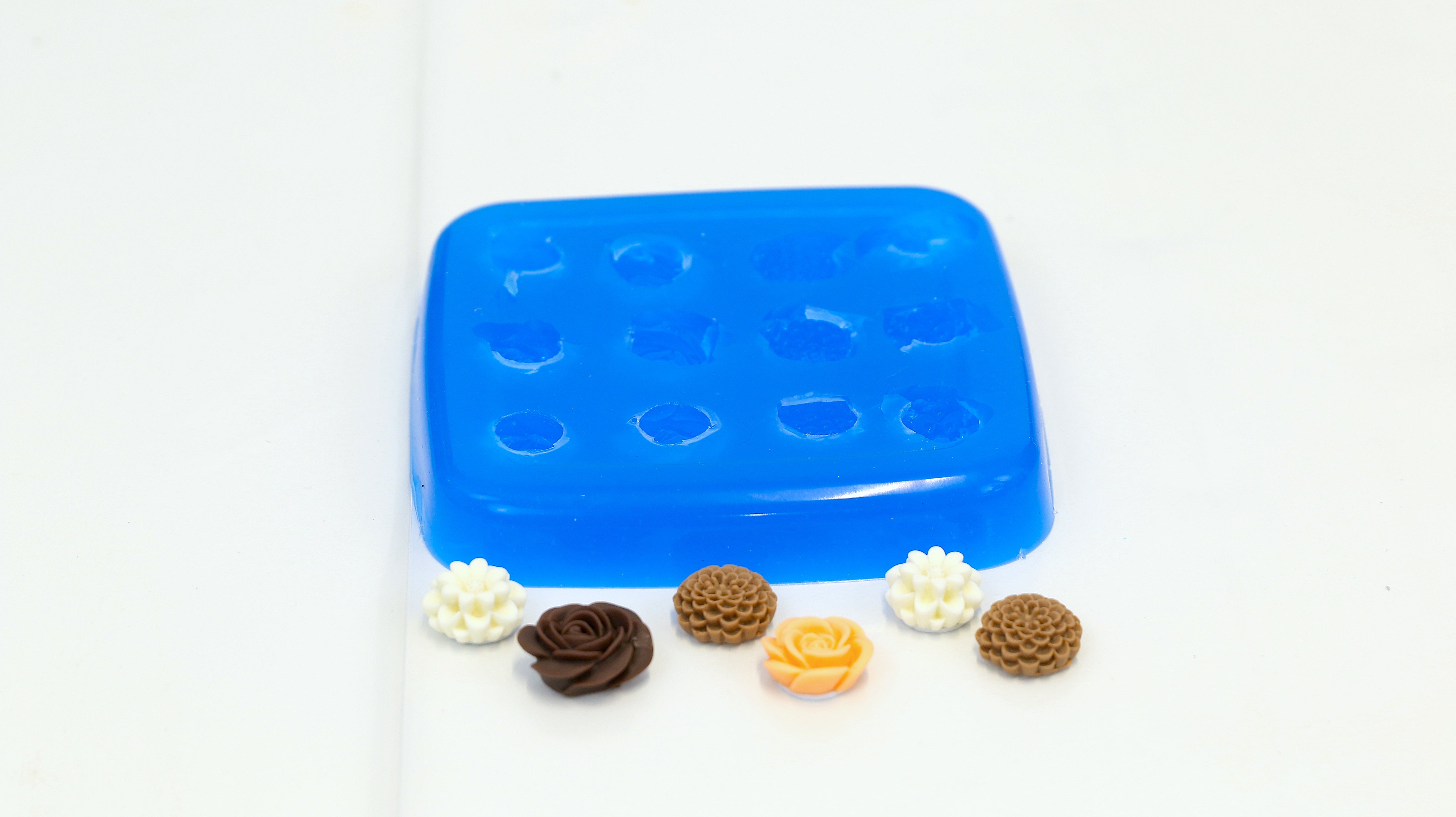 Preparing a meal with Silicone Food Molds 