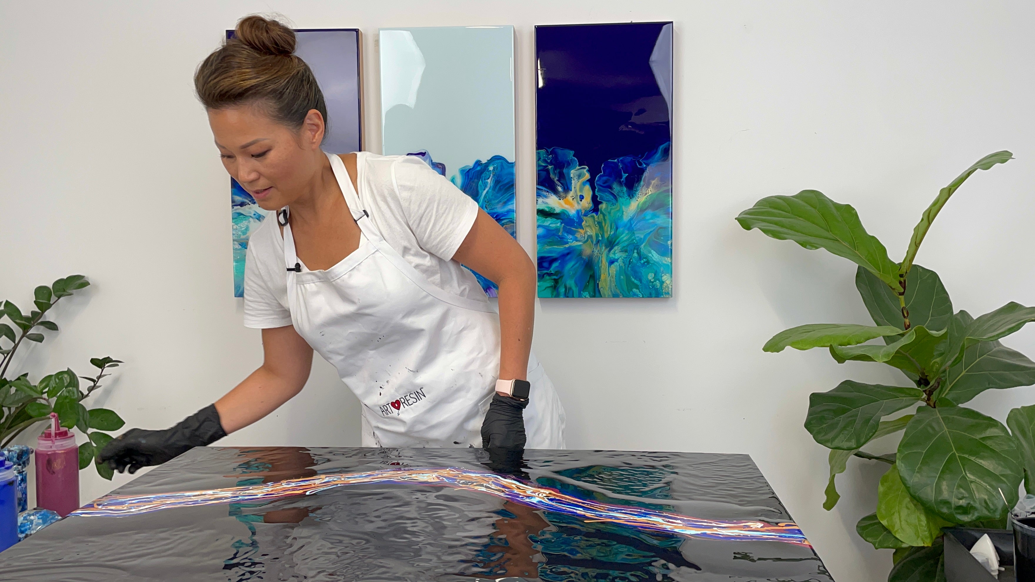 How to Use Glitter Paints in Acrylic Pouring to Create Beautiful Resin-like  Pours