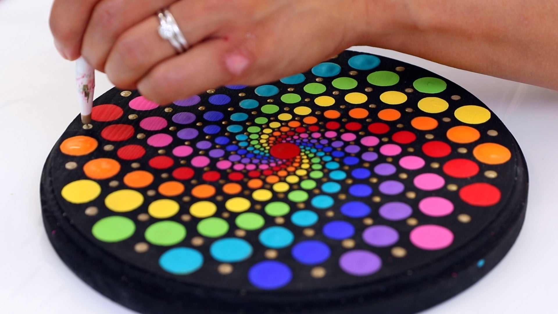 increase mandala dot size by increasing tool size and the amount of paint on the tip
