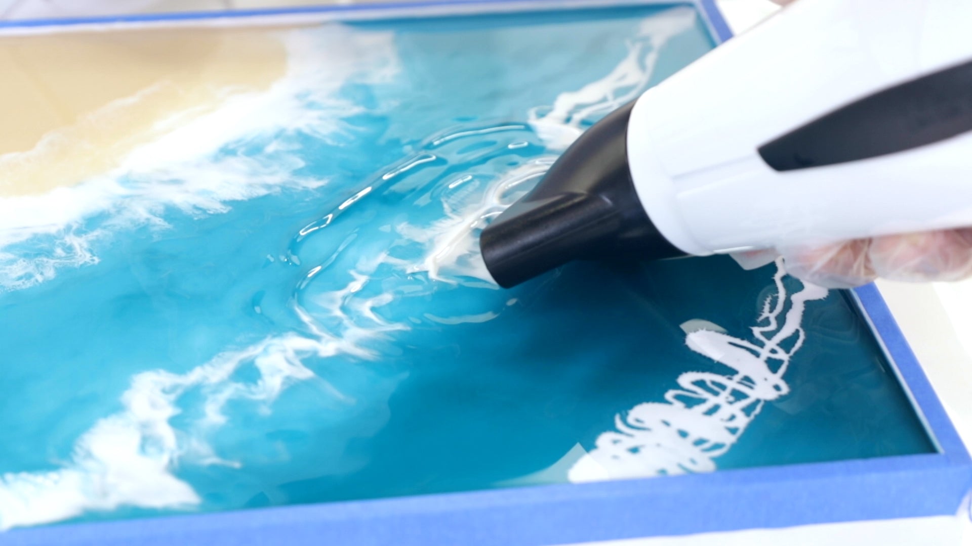 Make Ocean Resin Art - creating a lacing effect to mimic sea foam