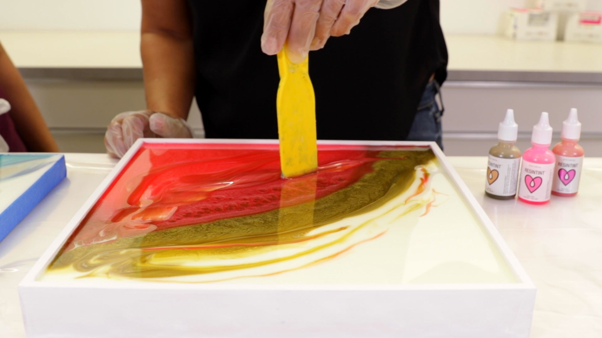 Create Resin Flow Art - spatula to blend the colours and create some motion