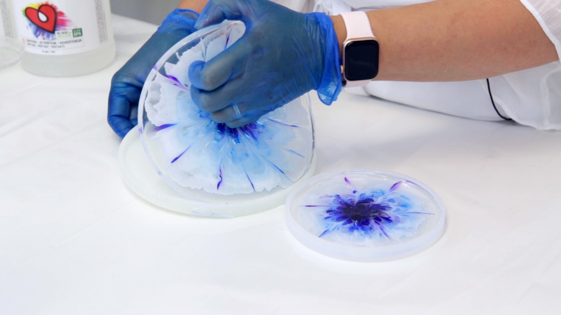 remove 3D resin flower coasters from mold after 24 hours