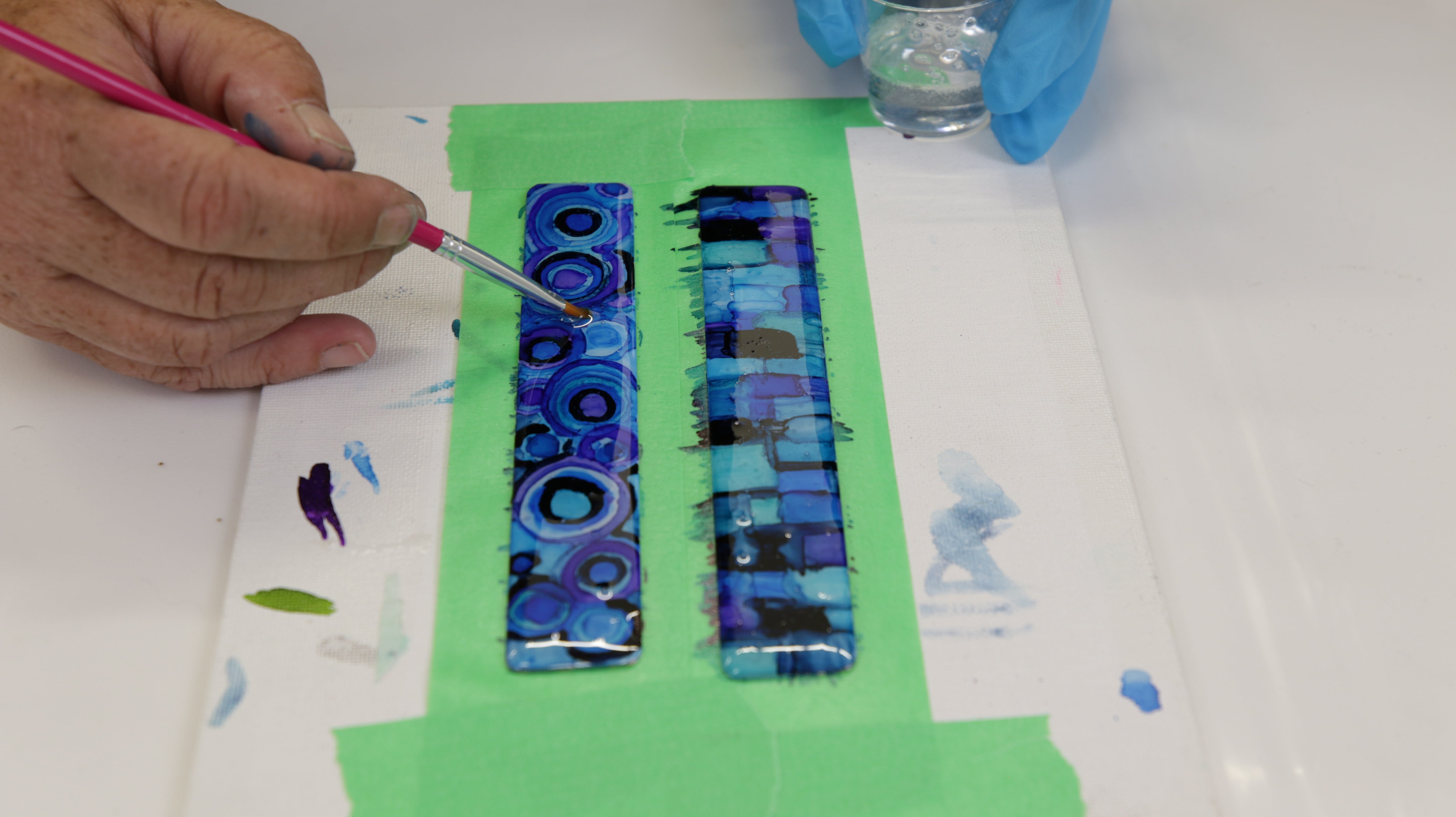 applying epoxy resin to copper cuff bracelet resin jewelry