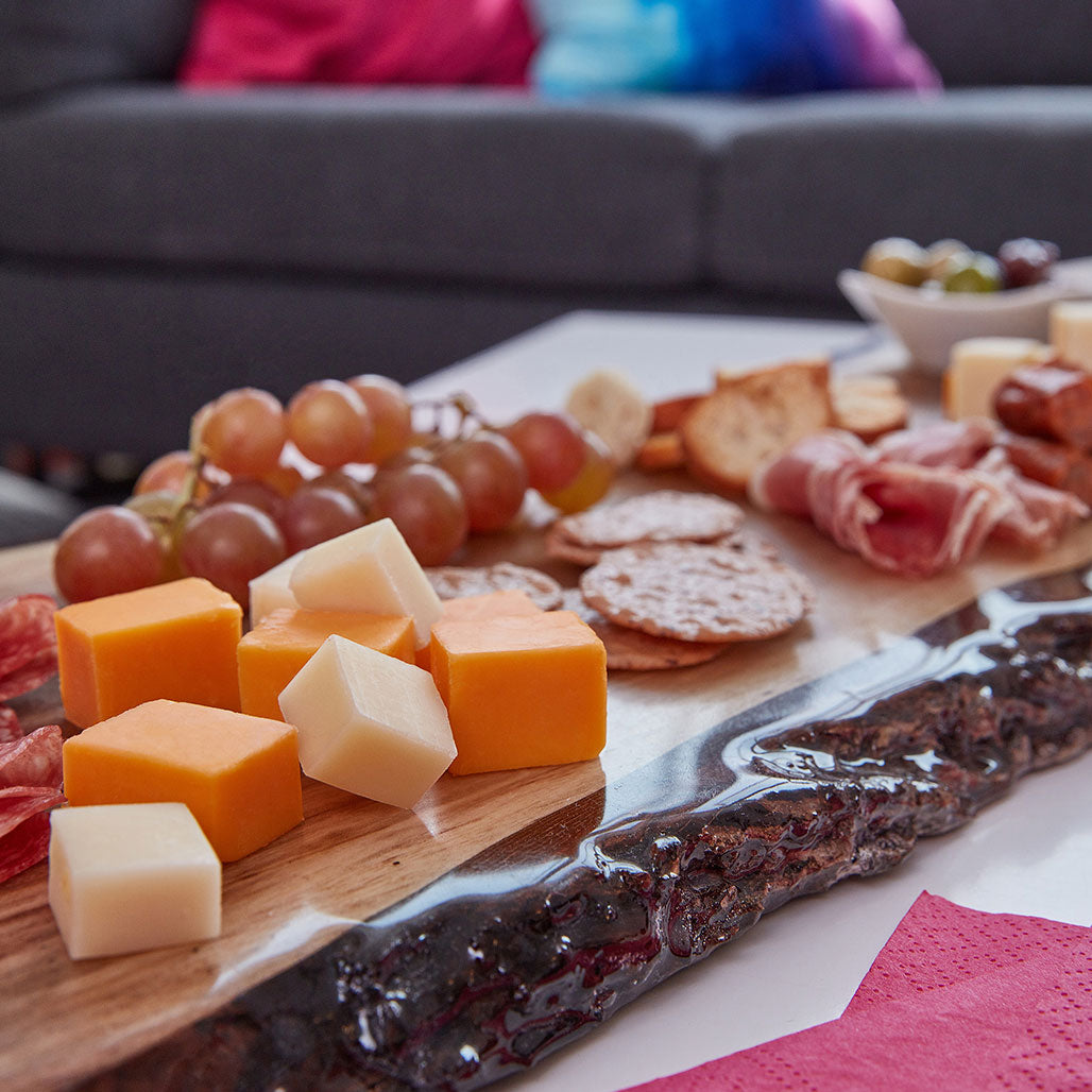 how to make a resin charcuterie board