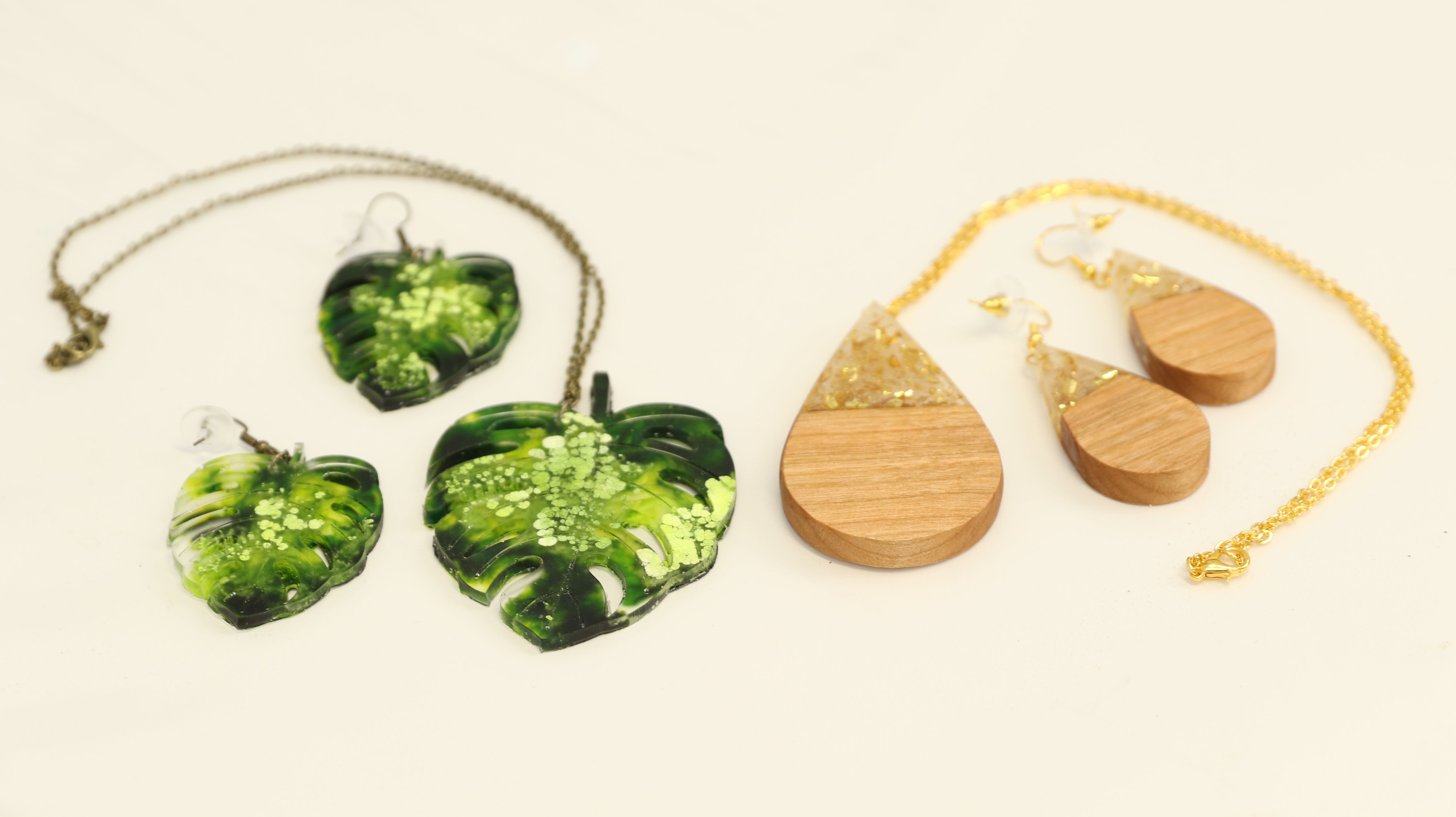 how to make resin jewelry