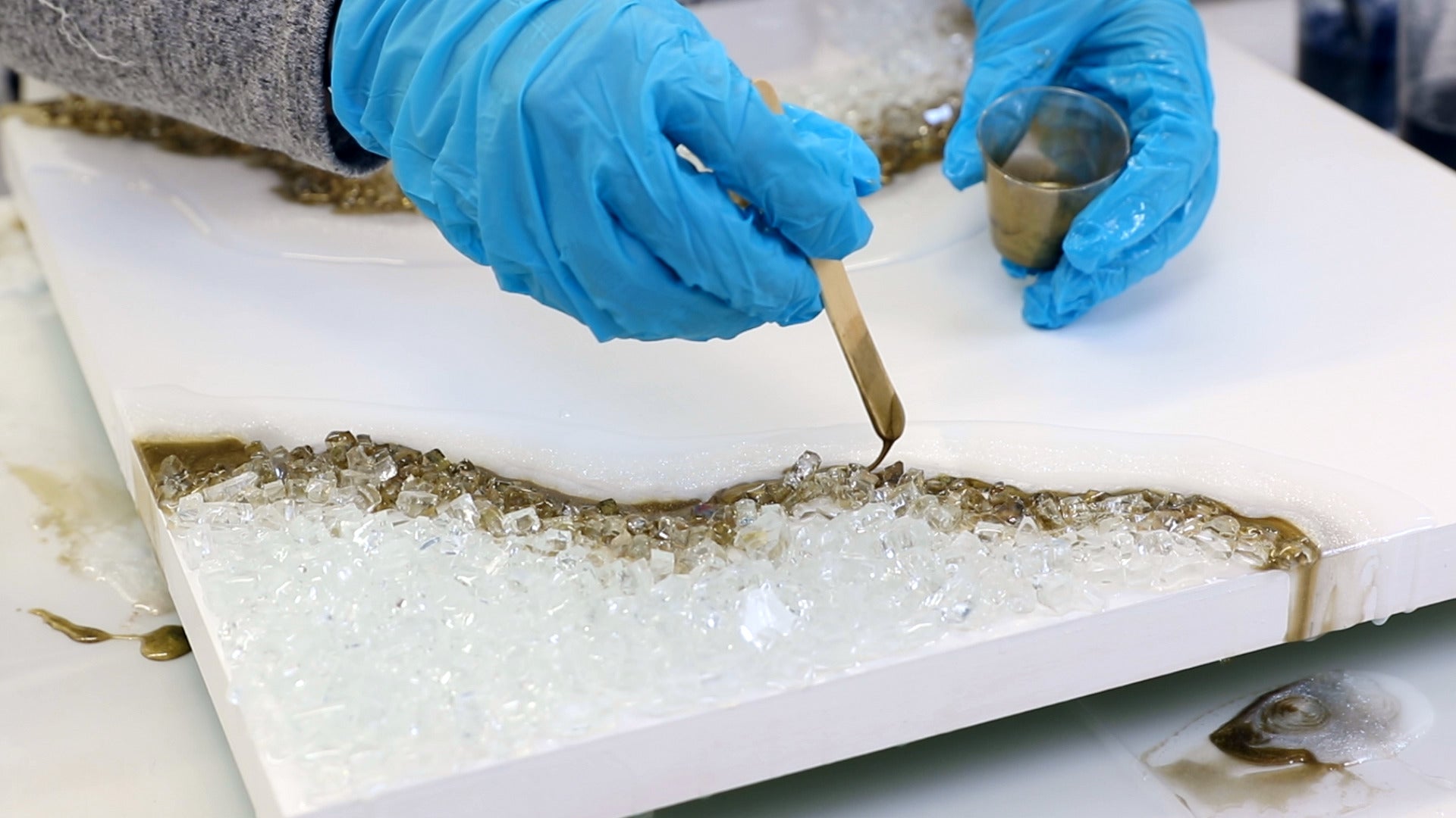 touch up gold resin on geode resin art