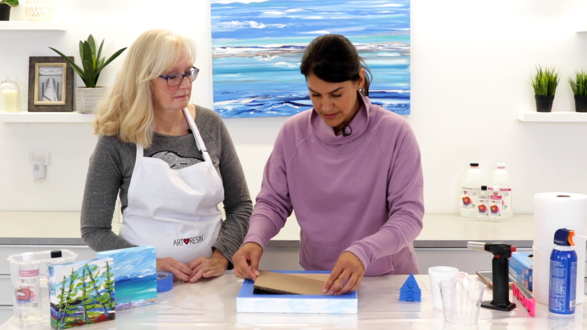 Resin a Canvas for Beginners - Stretched canvases should be reinforced
