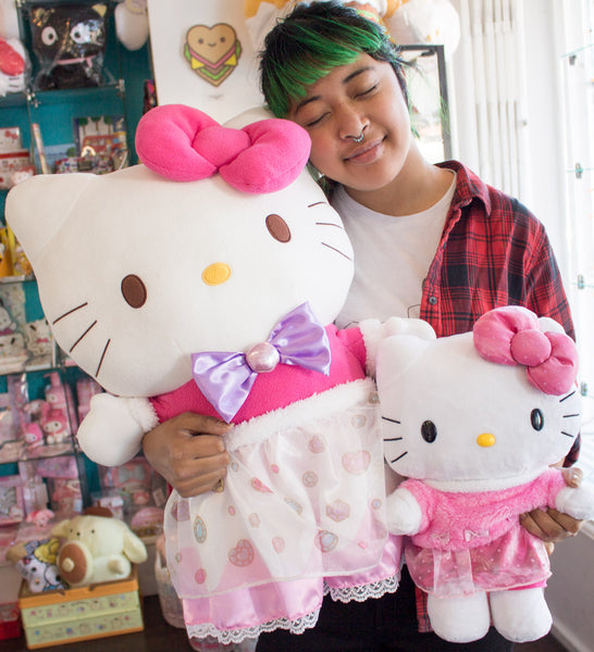 giant stuffed hello kitty