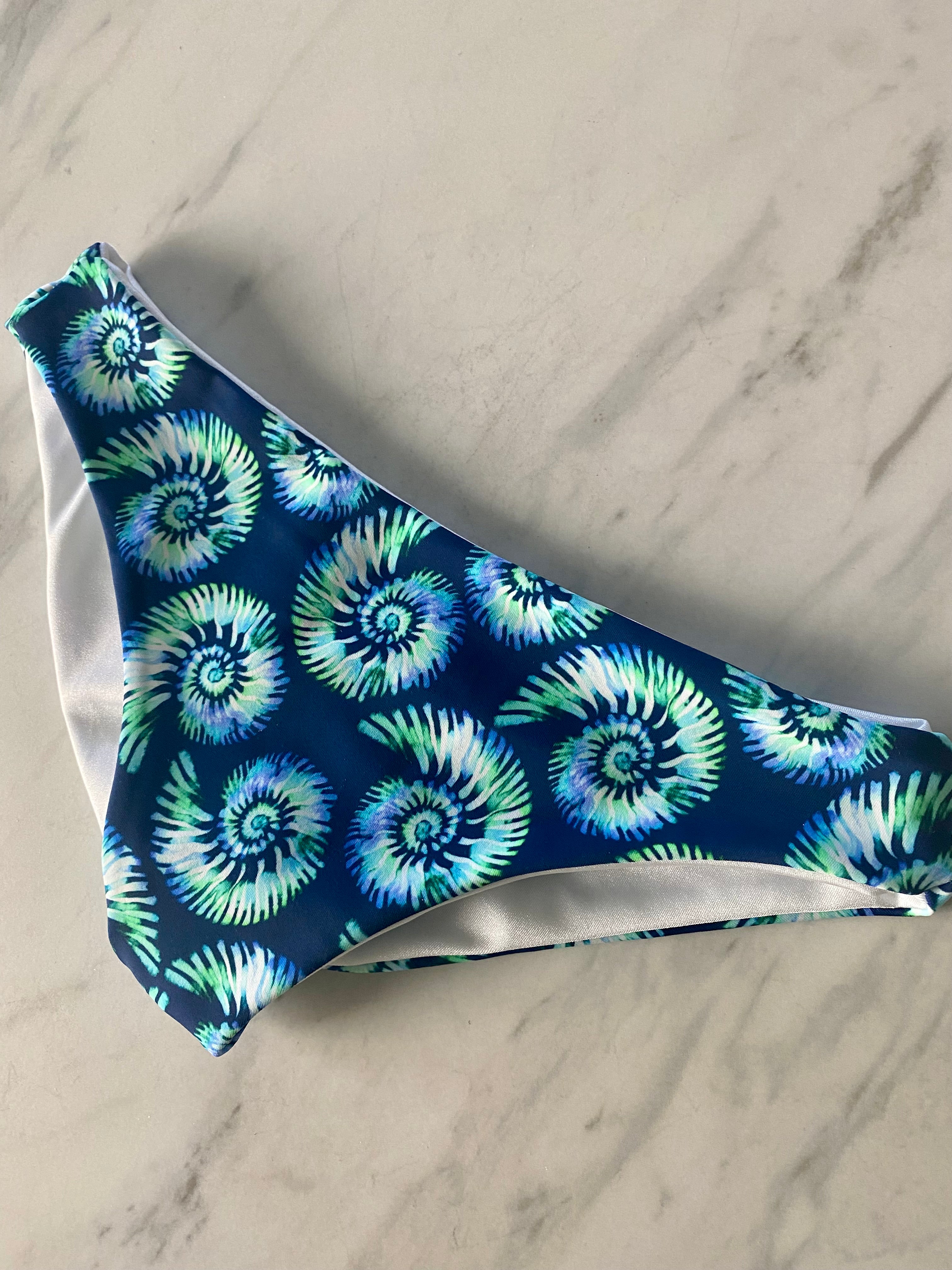 Seashell Reversible Bottom – Fede Swimwear