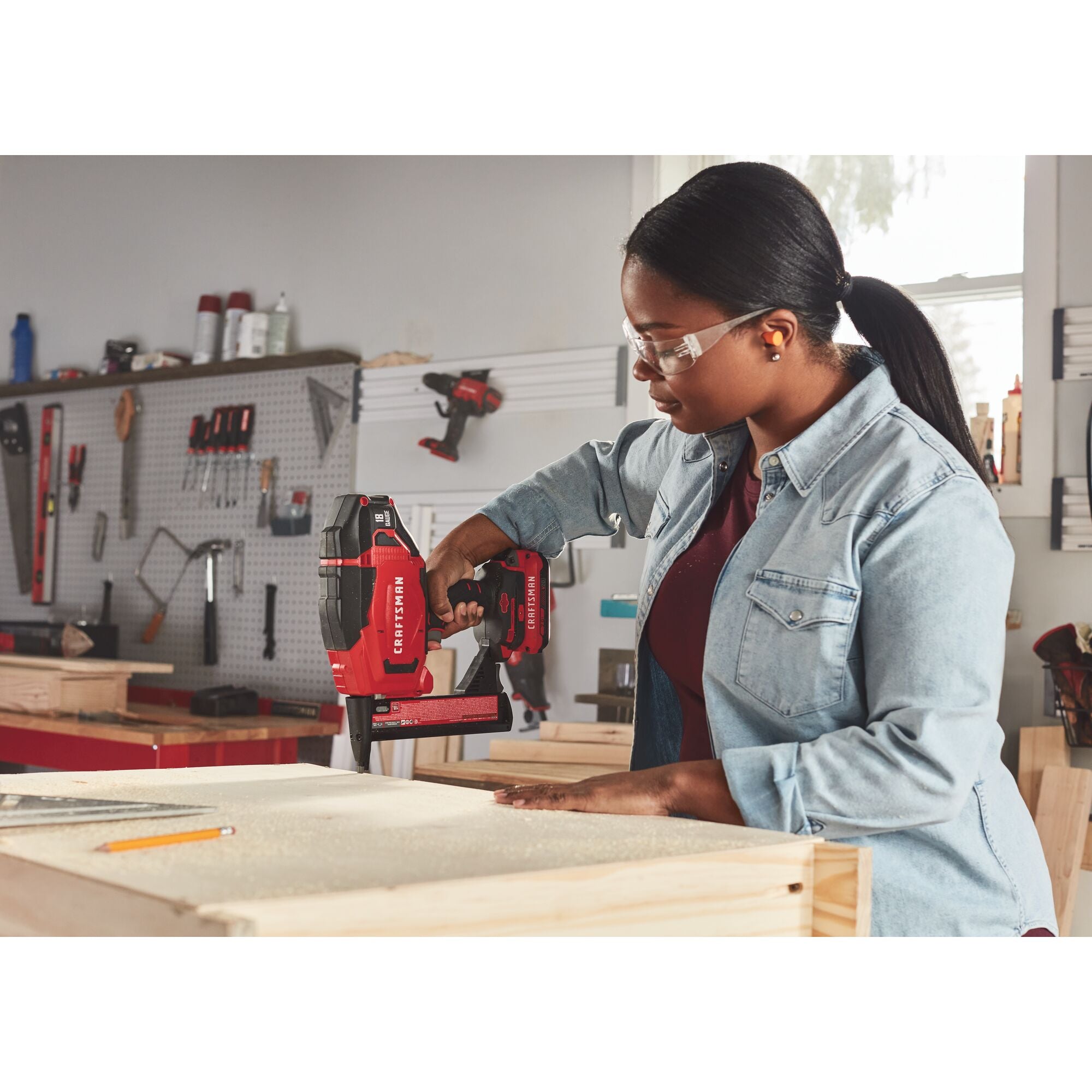 CRAFTSMAN V20 Cordless 18 Ga. Narrow Crown Stapler (Tool Only) SBD